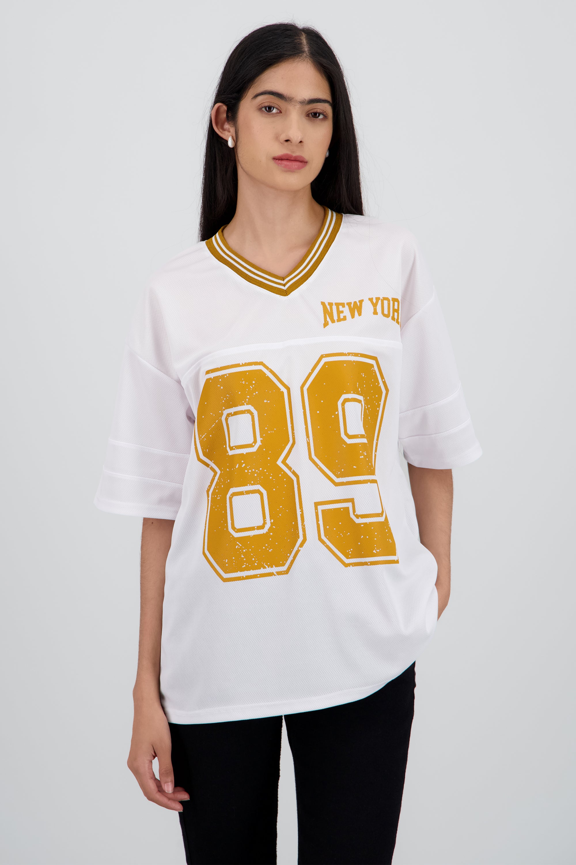 Playera oversize estampado numero MOSTAZA