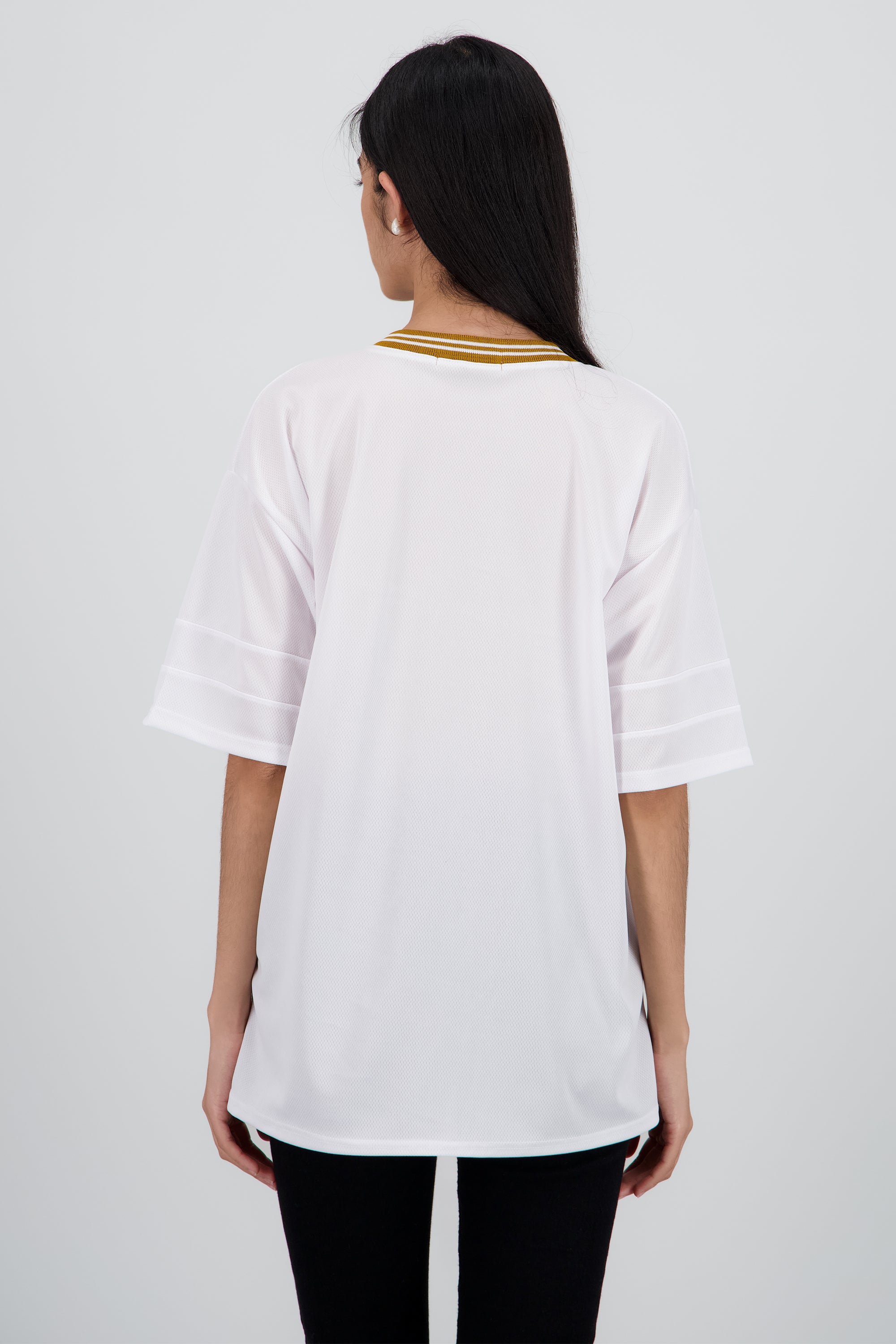 Playera oversize estampado numero MOSTAZA