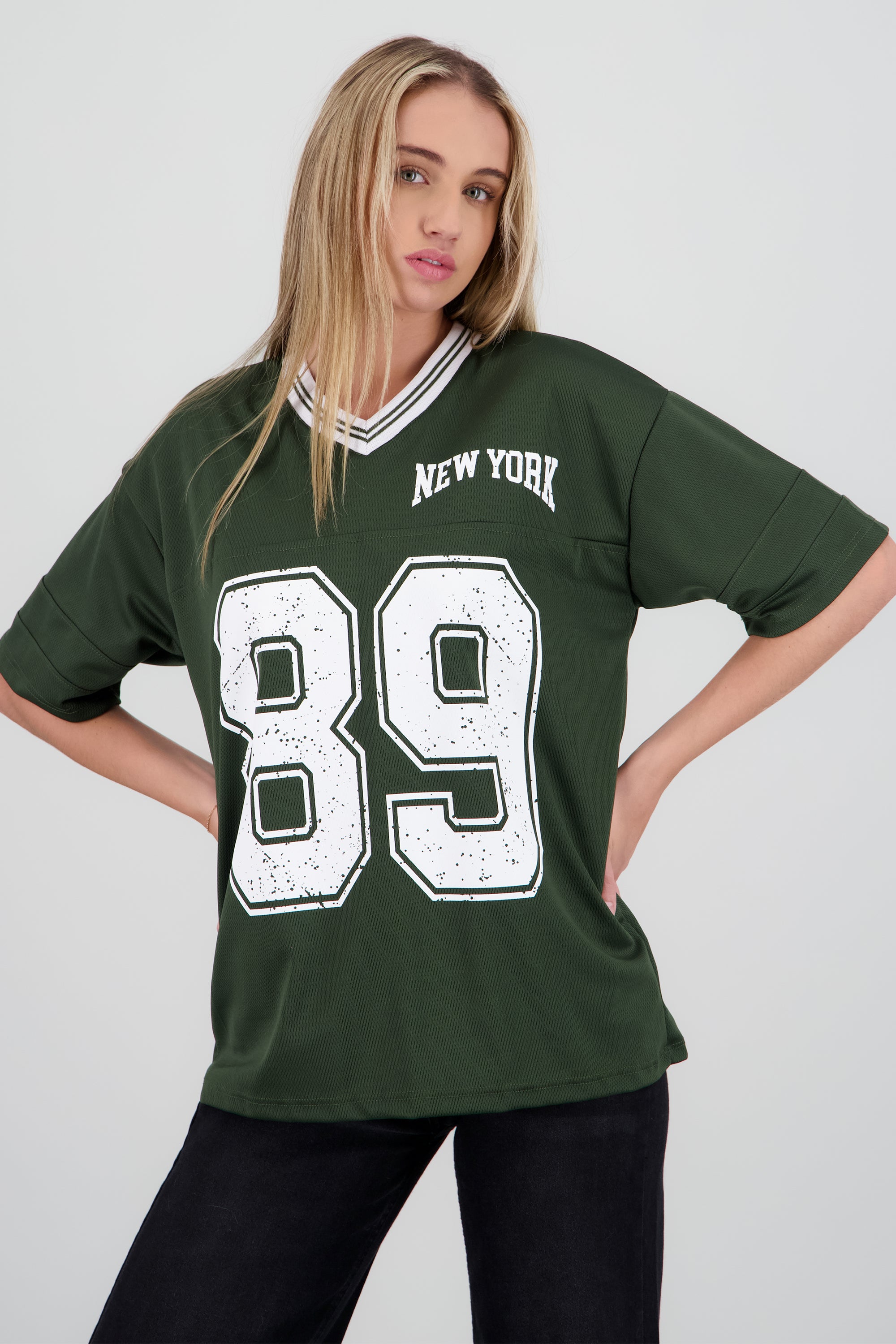 Playera oversize estampado numero OLIVO