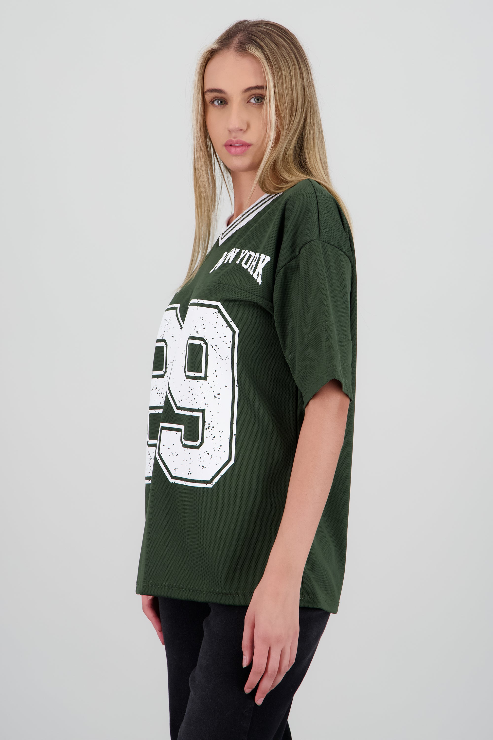 Playera oversize estampado numero OLIVO