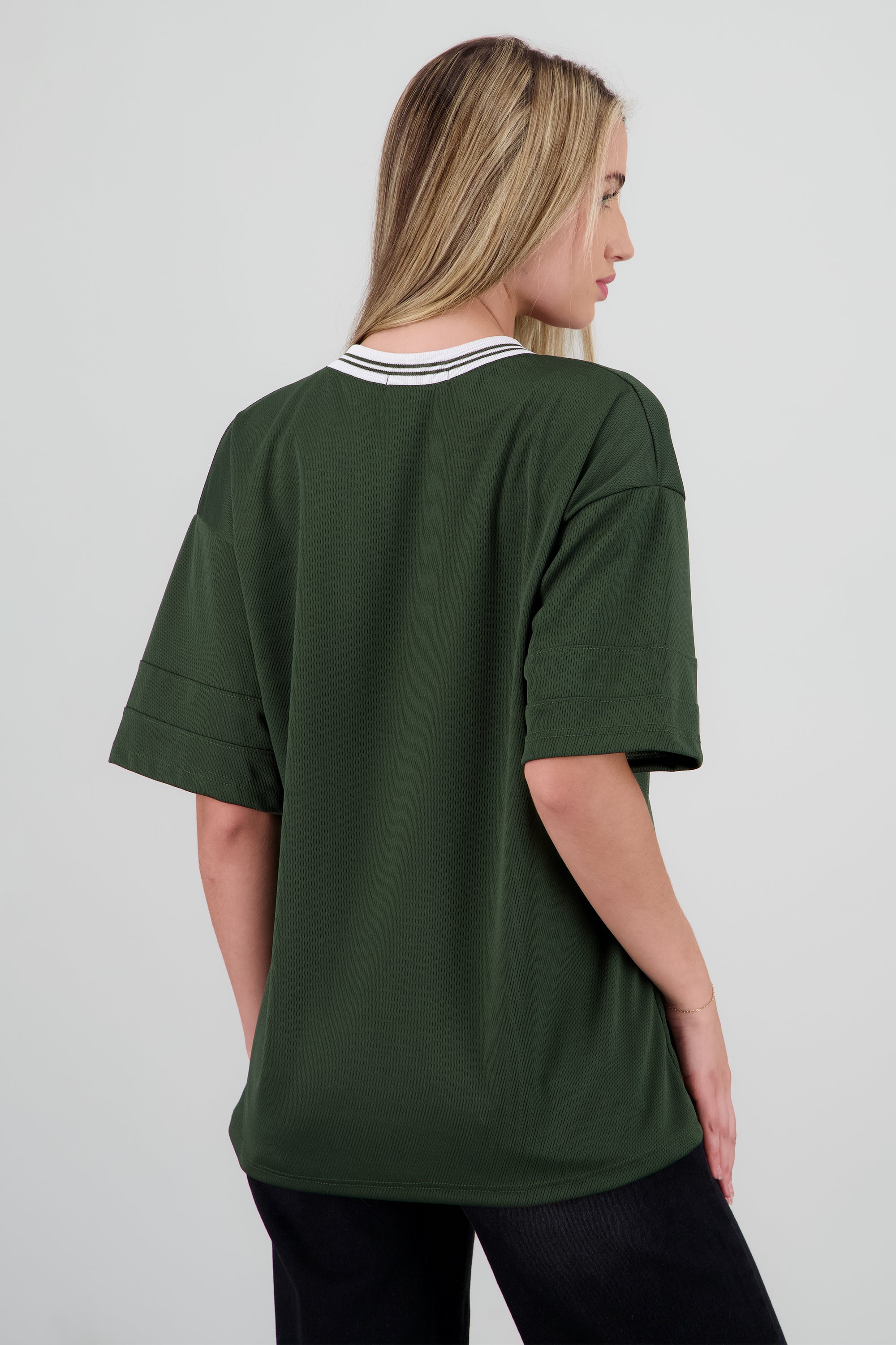 Playera oversize estampado numero OLIVO