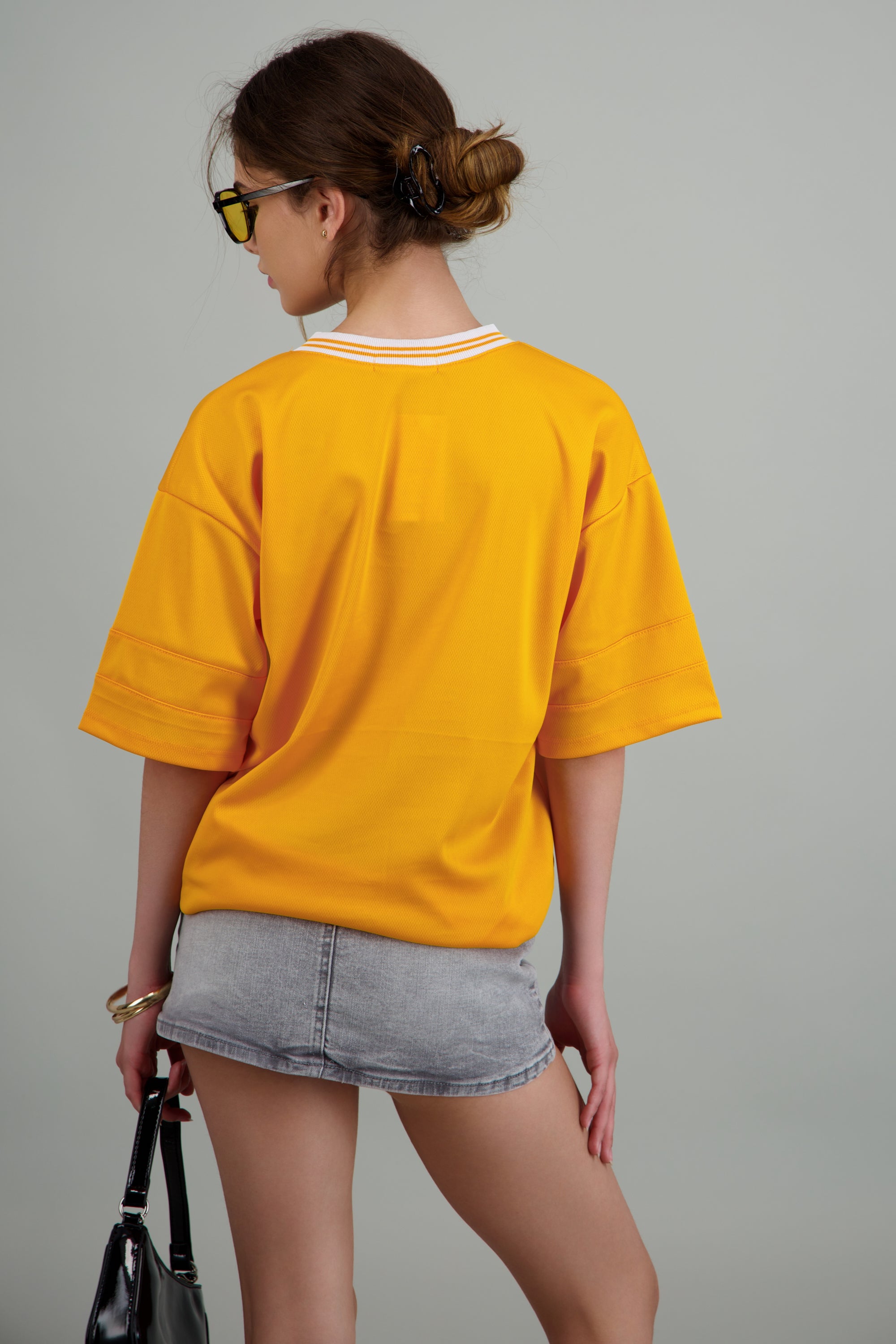 Playera oversized estampado numero MANDARINA