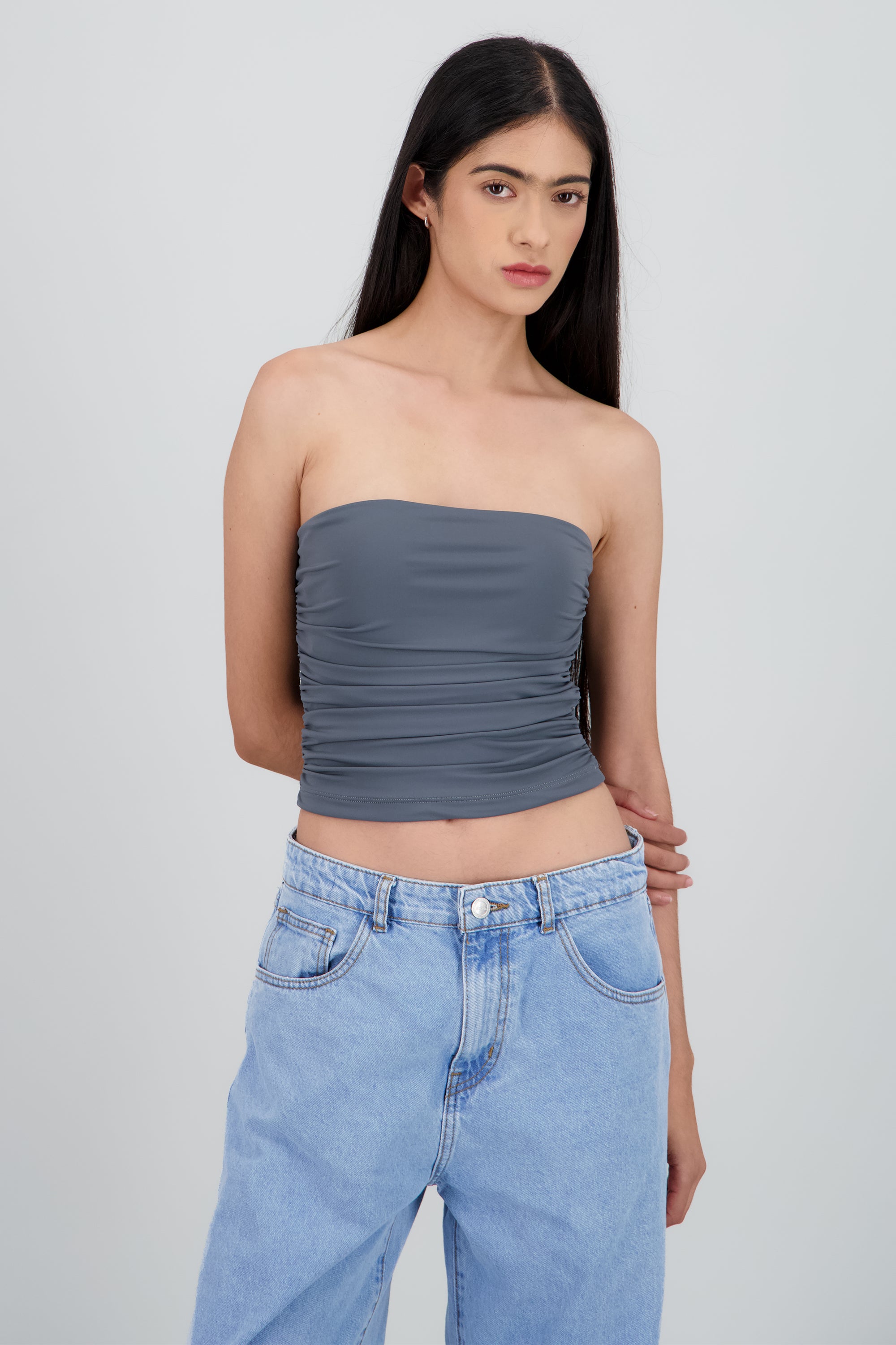 Top tubo strapless drapeado GRIS OBSCURO