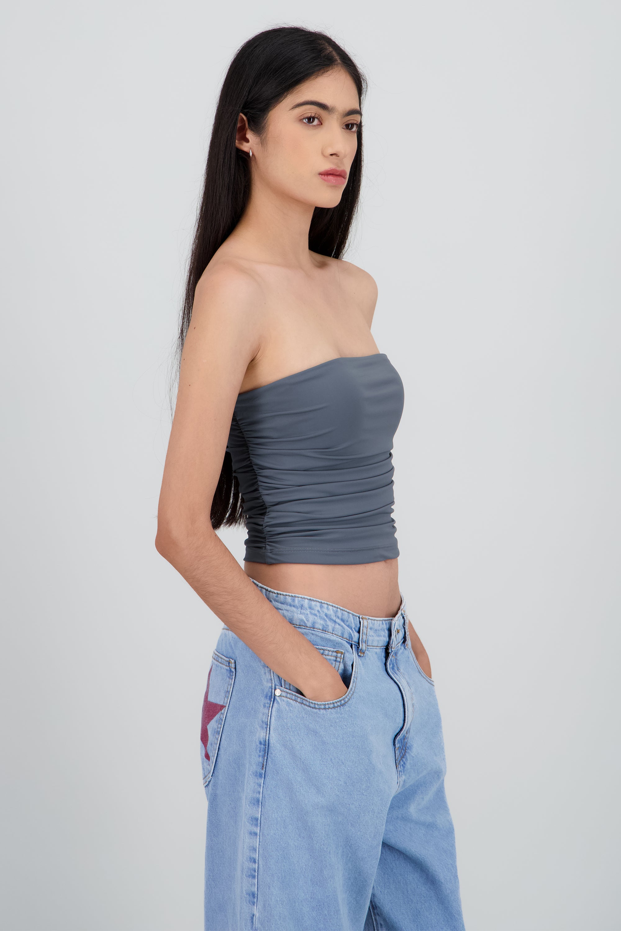Top tubo strapless drapeado GRIS OBSCURO