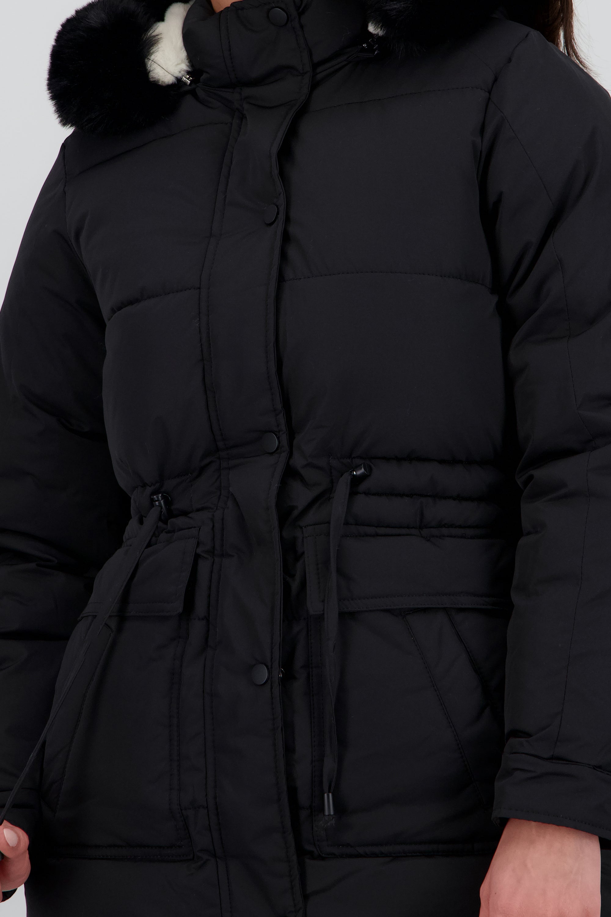 Chamarra puffer gorro pelo NEGRO