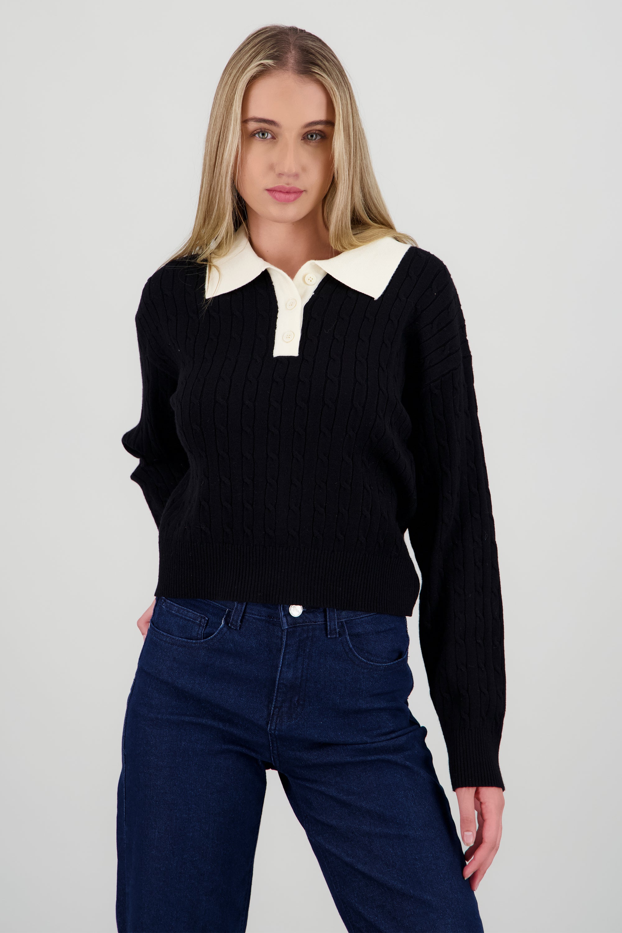 Sueter tipo polo con contraste en cuello NEGRO