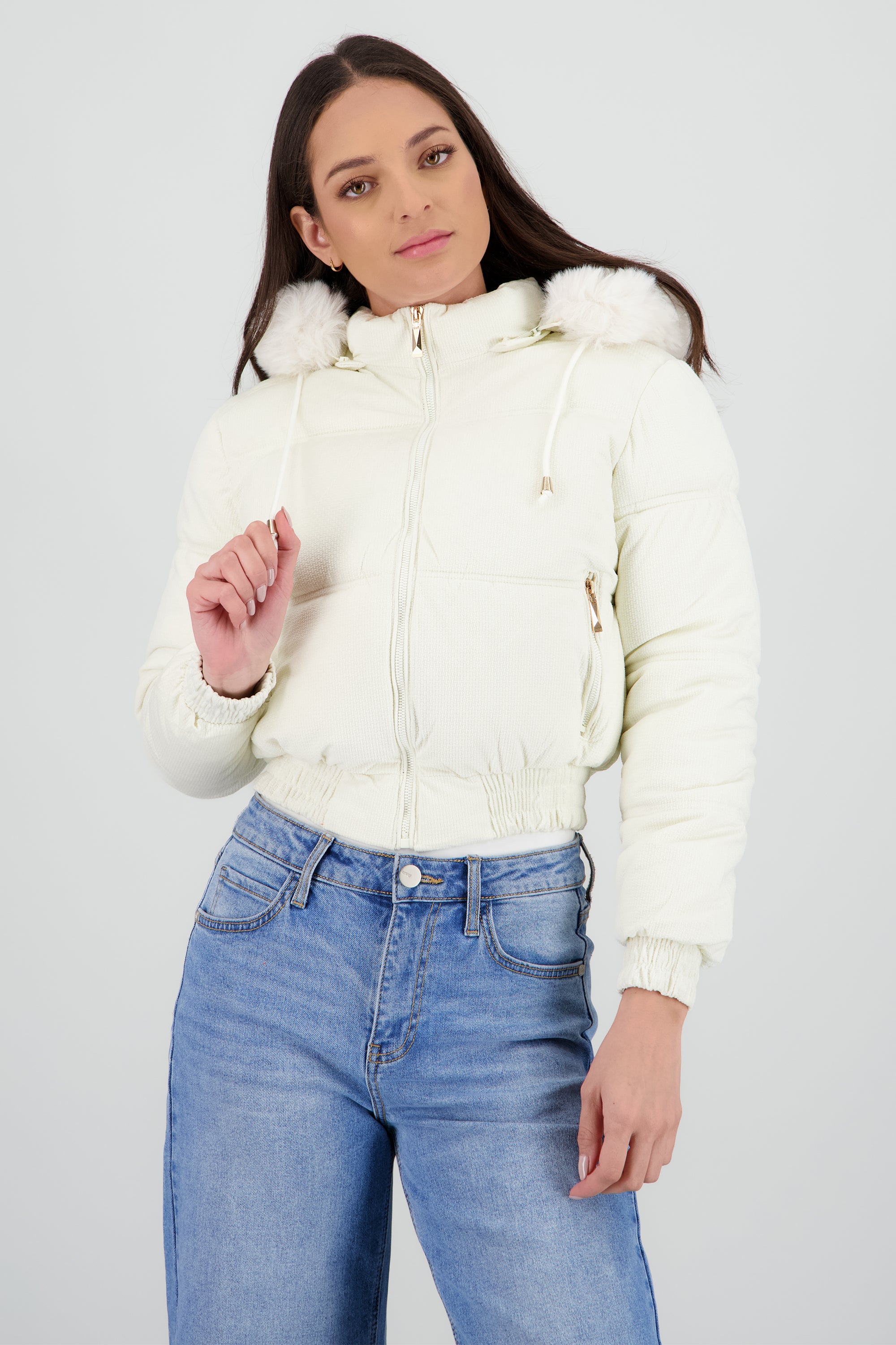 Chamarra puffer crop con gorro BLANCO