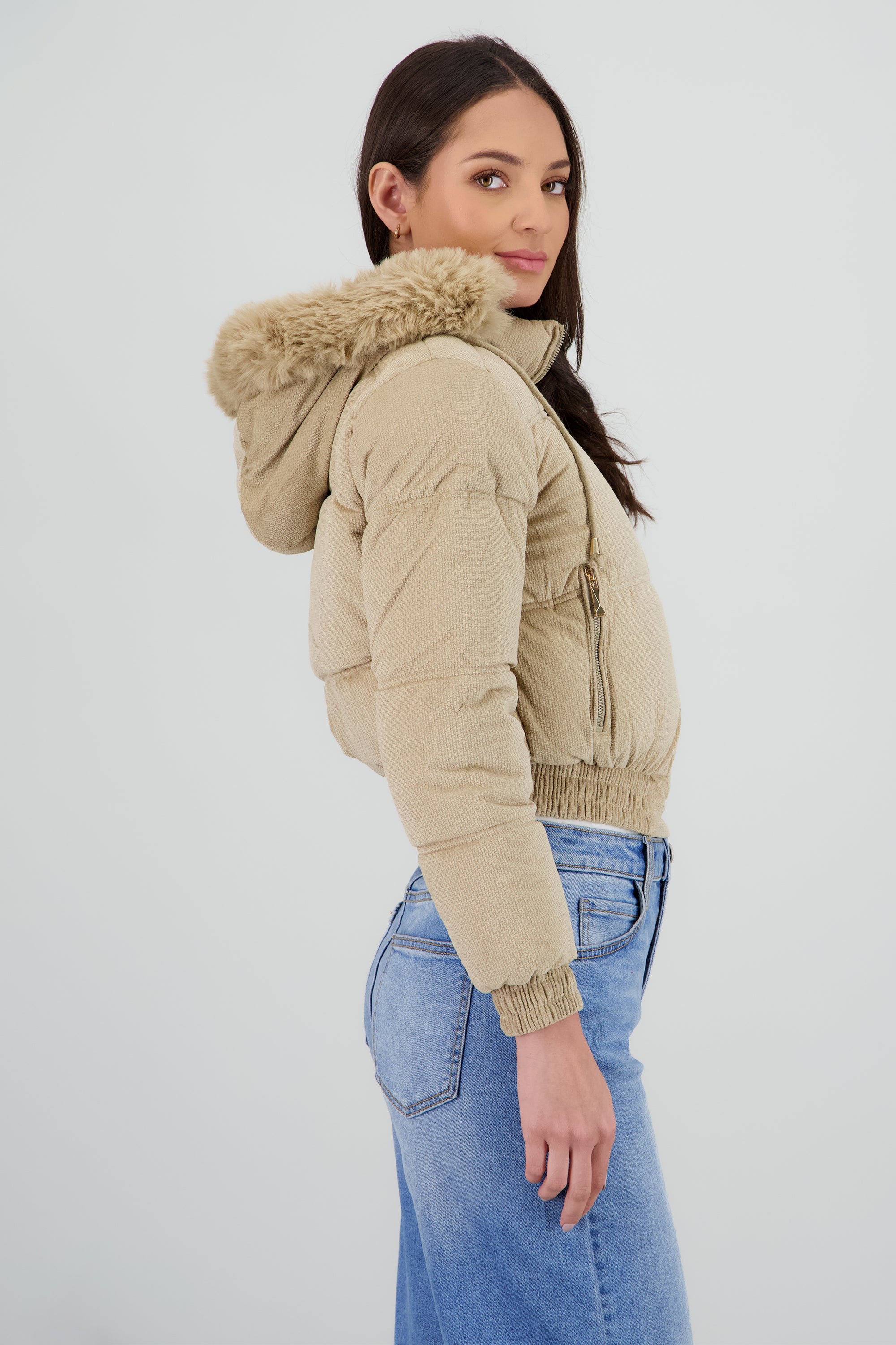 Chamarra puffer crop con gorro KHAKI