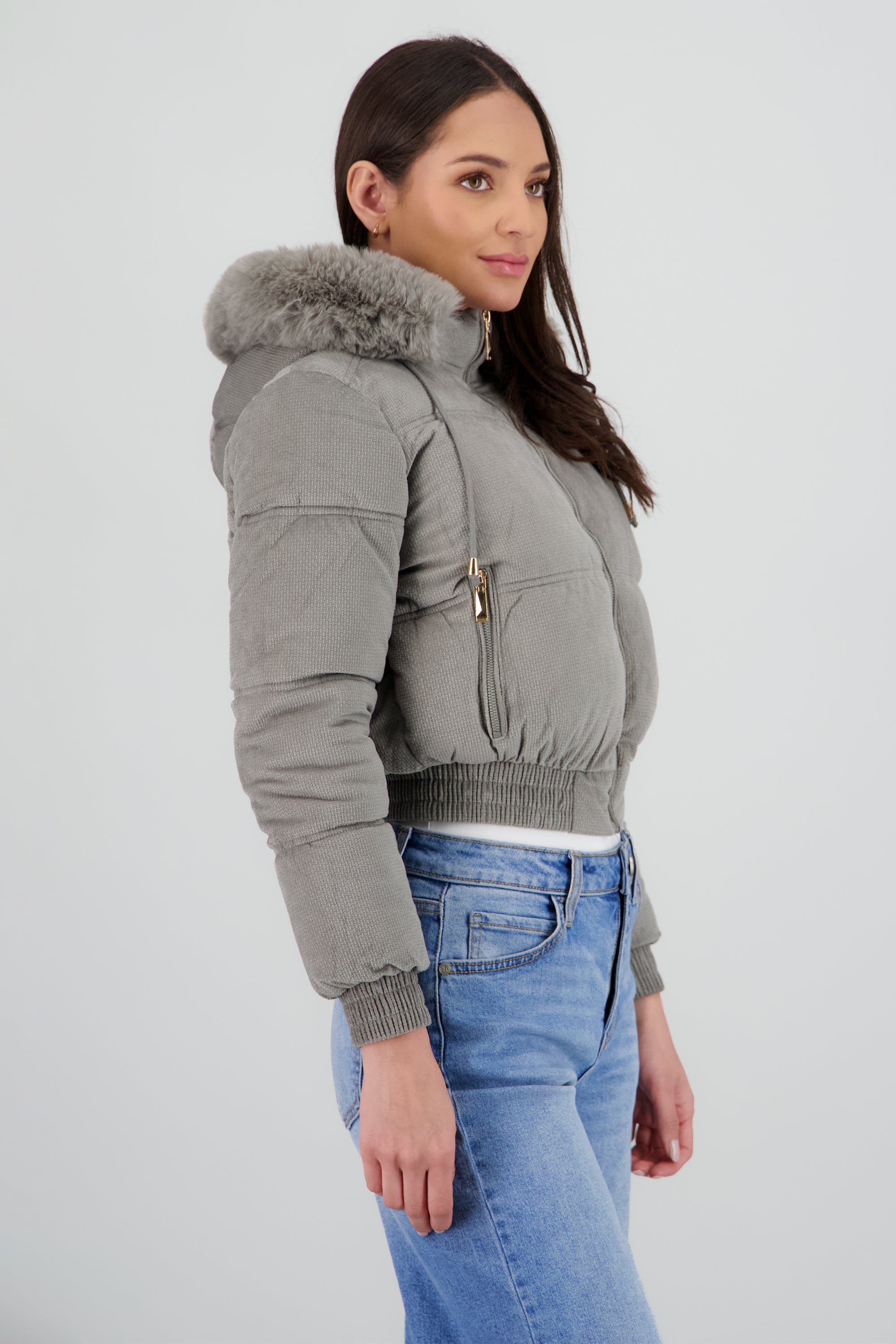 Chamarra puffer crop con gorro GRIS