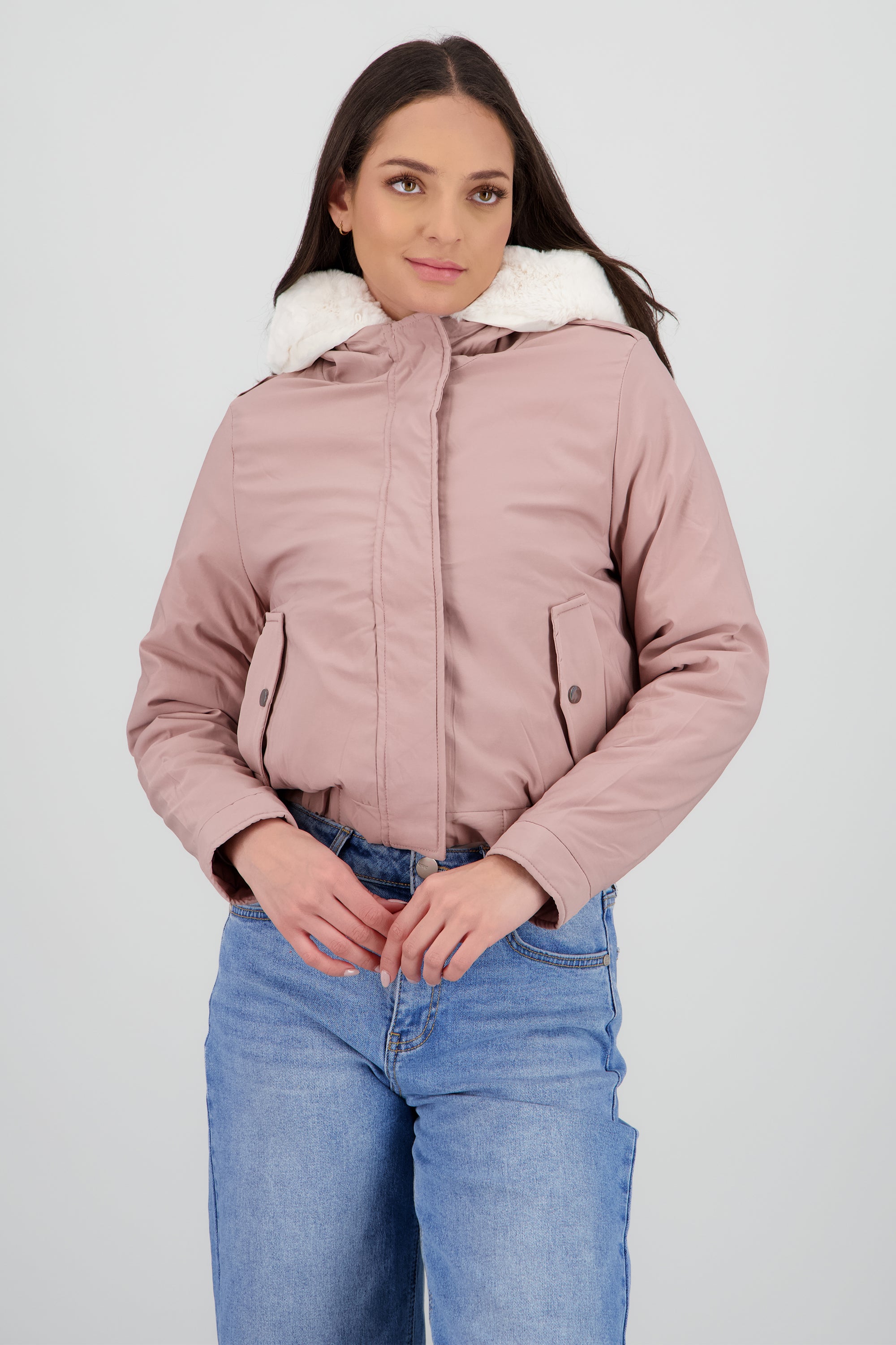 Chamarra con bolsas peluche en gorro ROSA