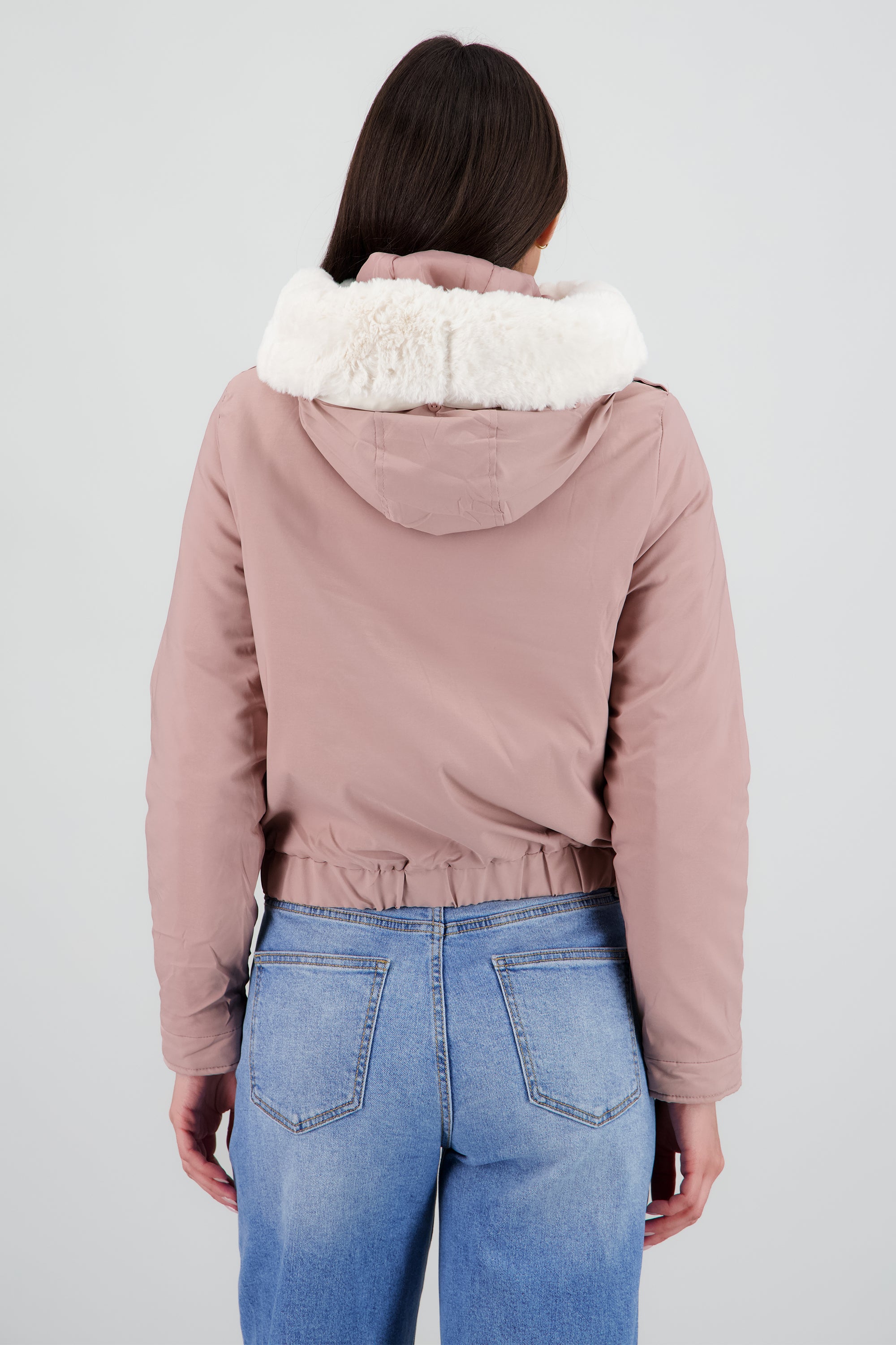 Chamarra con bolsas peluche en gorro ROSA