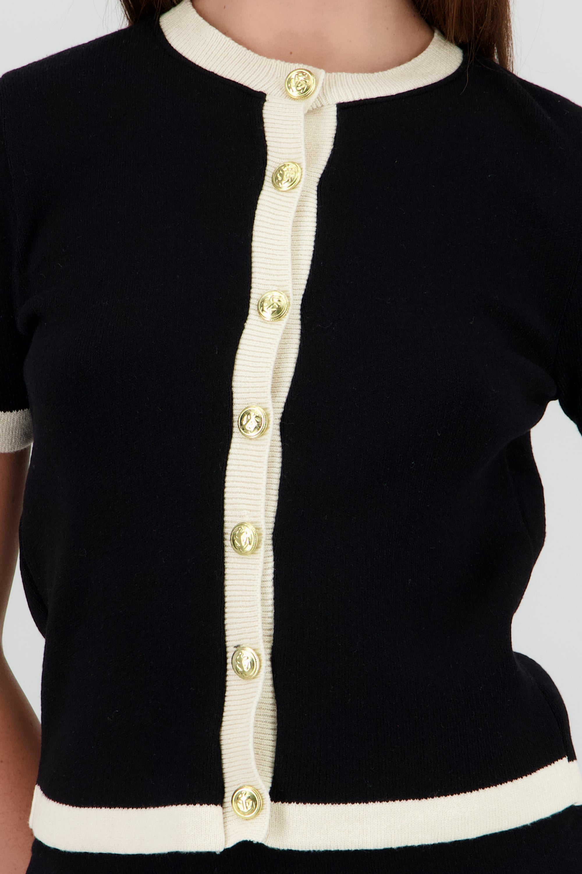 Knit cardigan detalle botones contraste NEGRO COMBO
