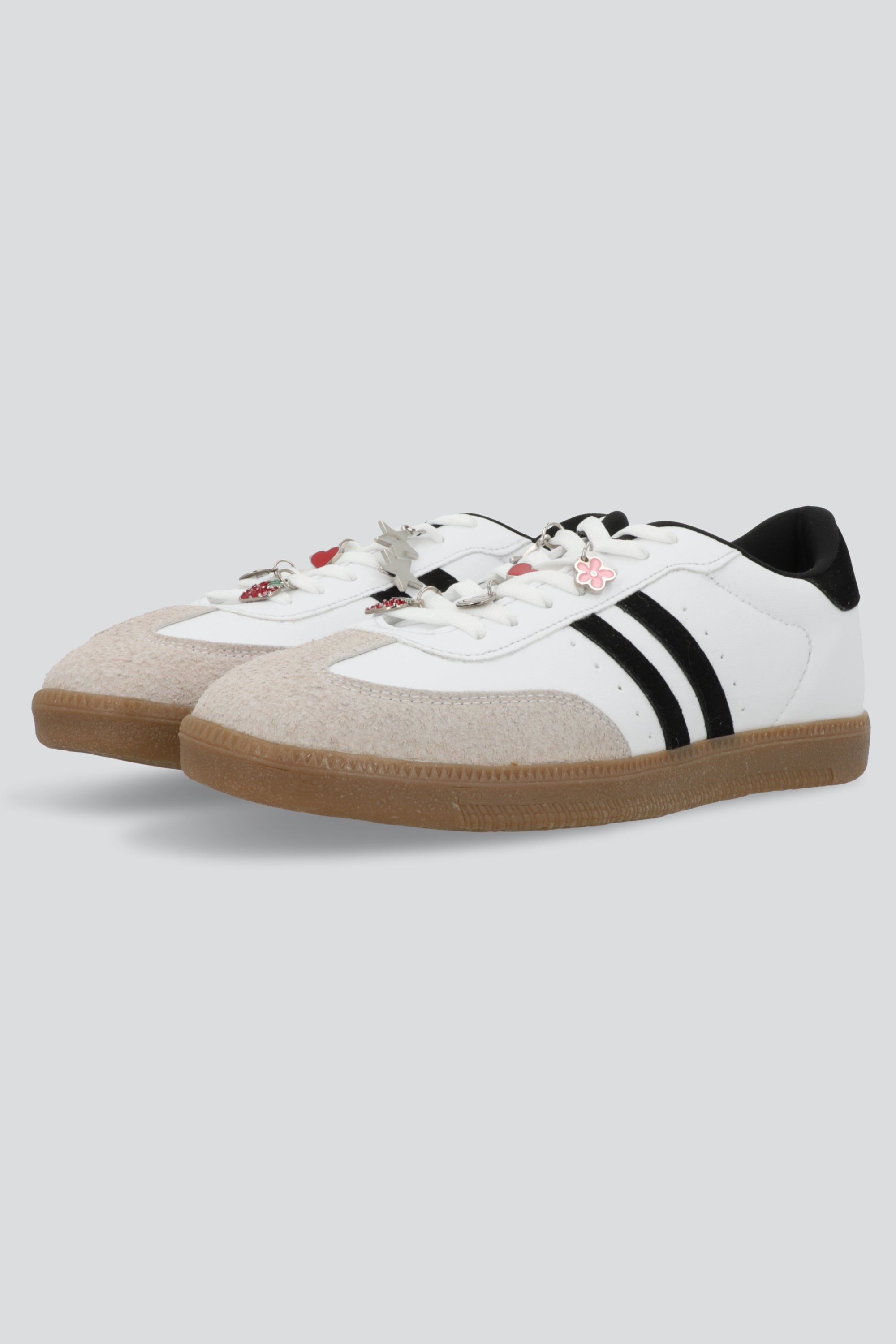Tenis dos lineas punta durazno con charms NEGRO