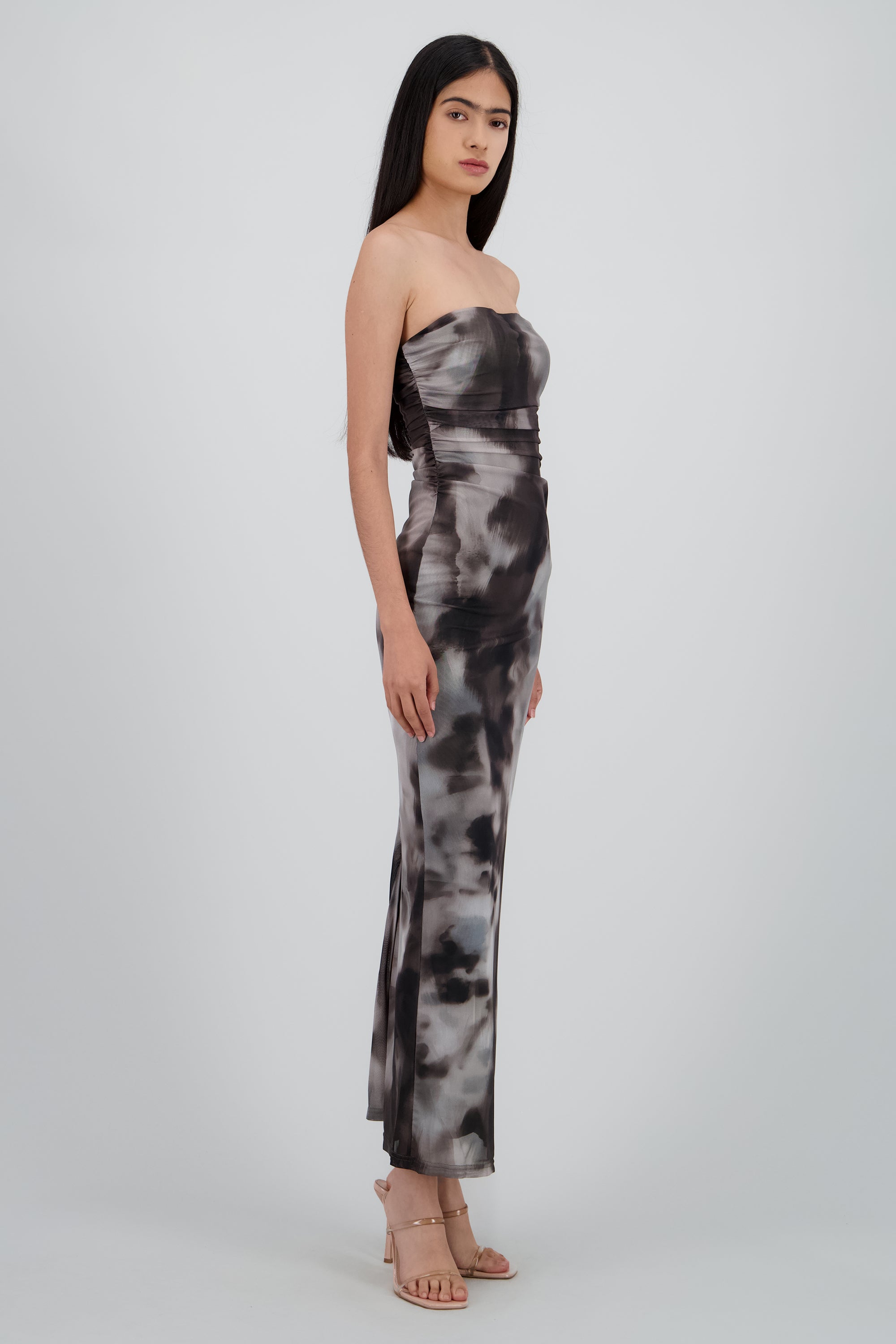 Vestido degradado de mesh strapless GRIS COMBO