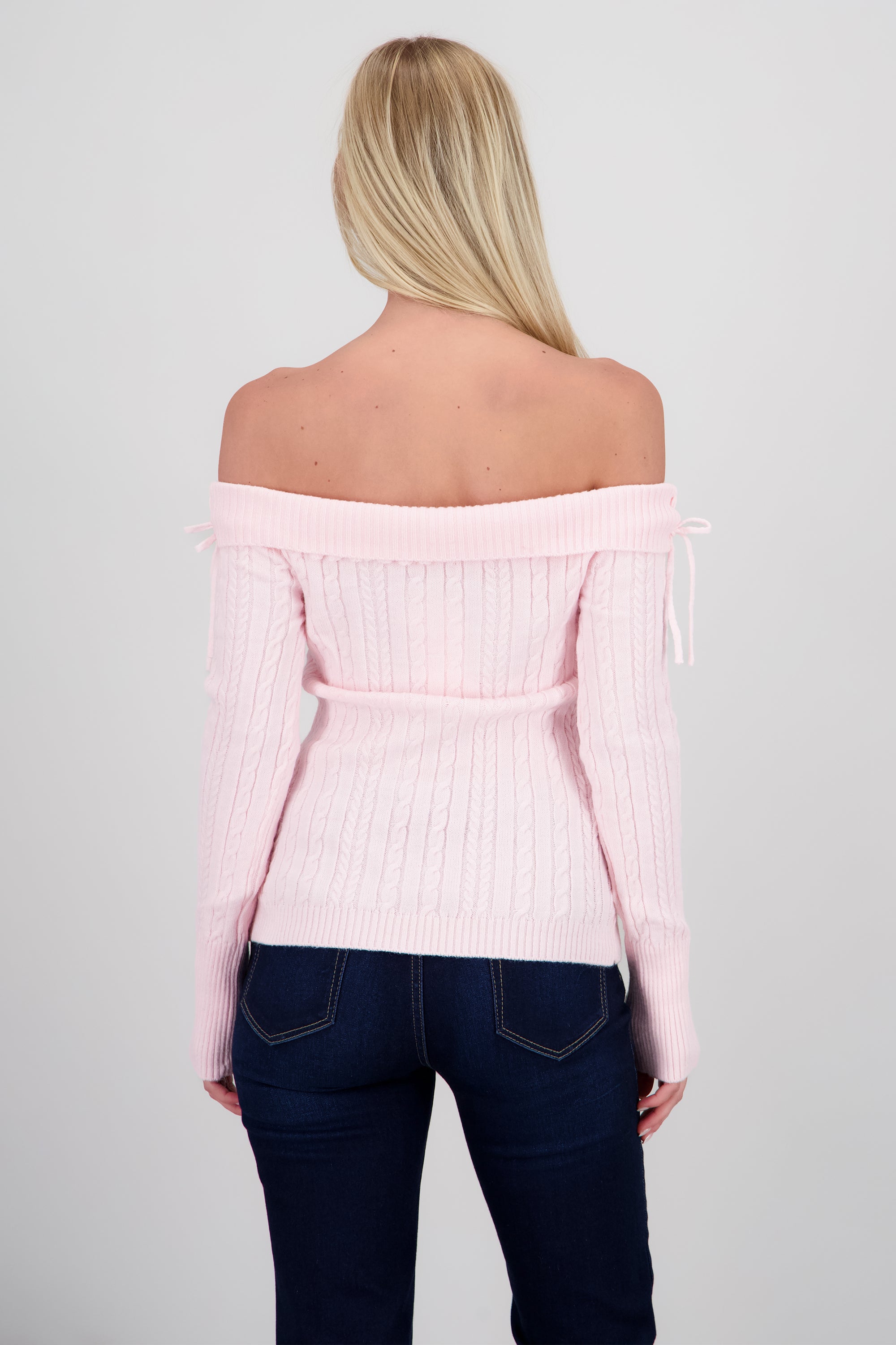 Suetere sin hombros trenzado con amarre moños ROSA PASTEL