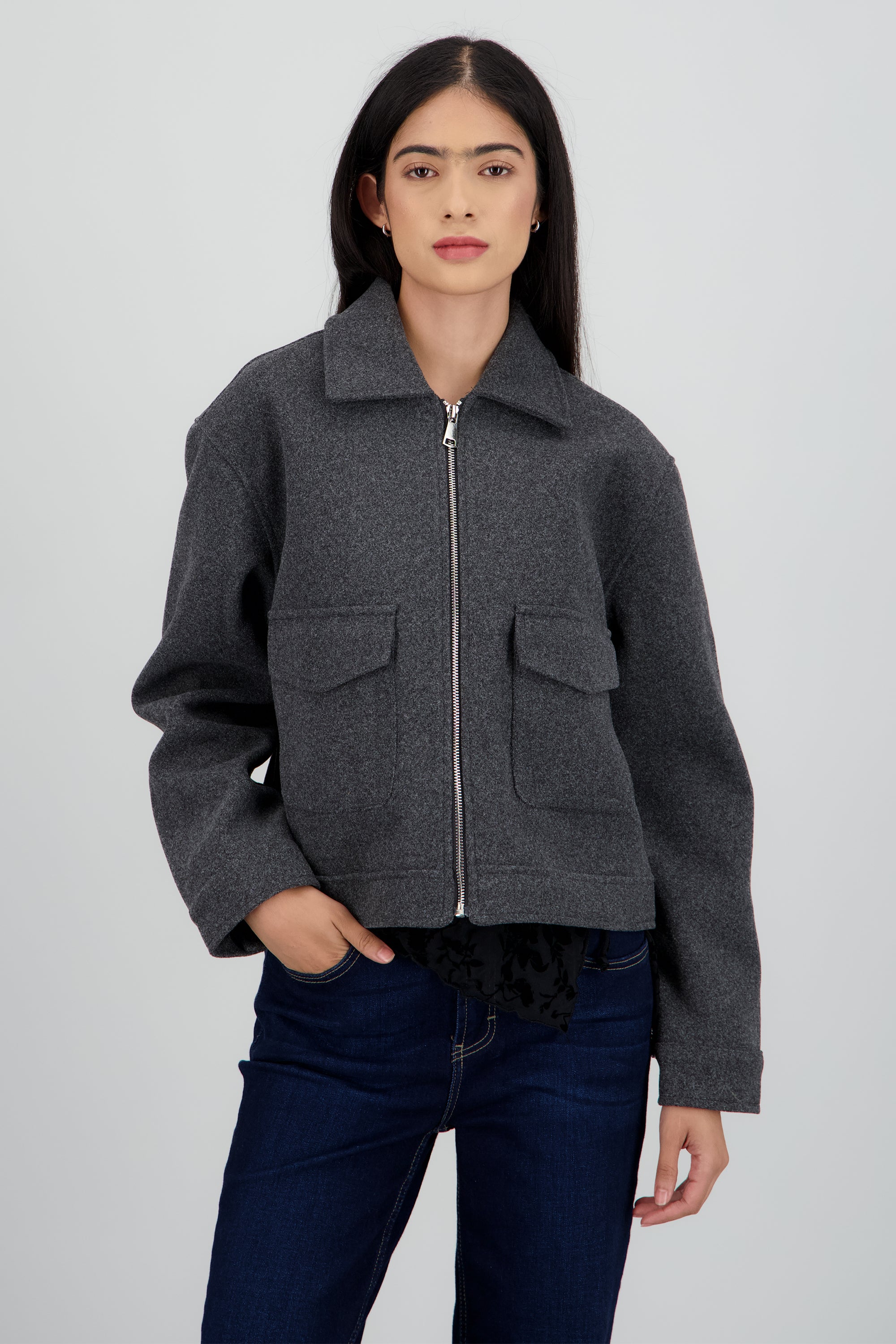 Chamarra polo con bolsas de paño GRIS