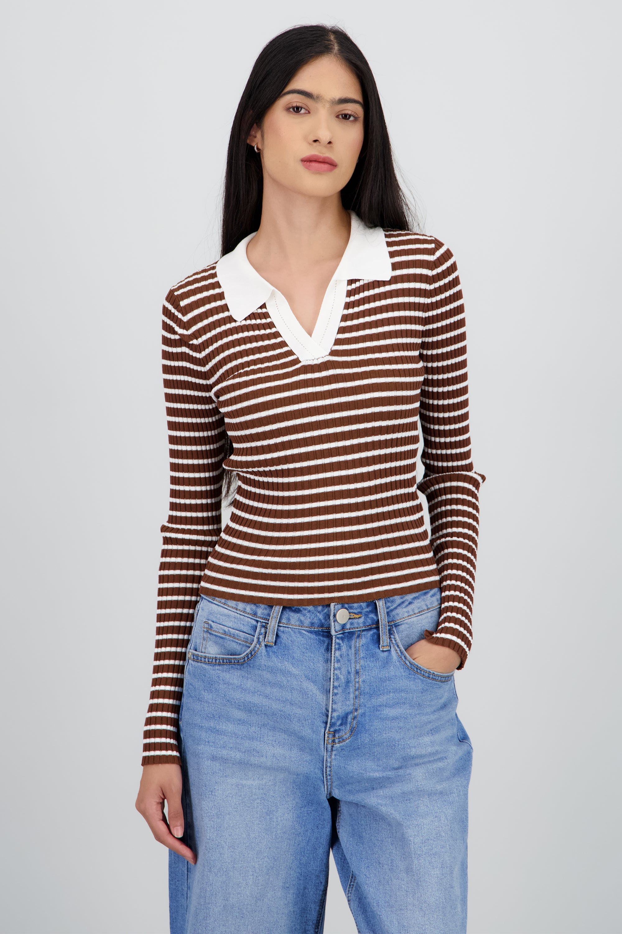 Top tipo polo manga larga rayas detalle cuello CAFE COMBO