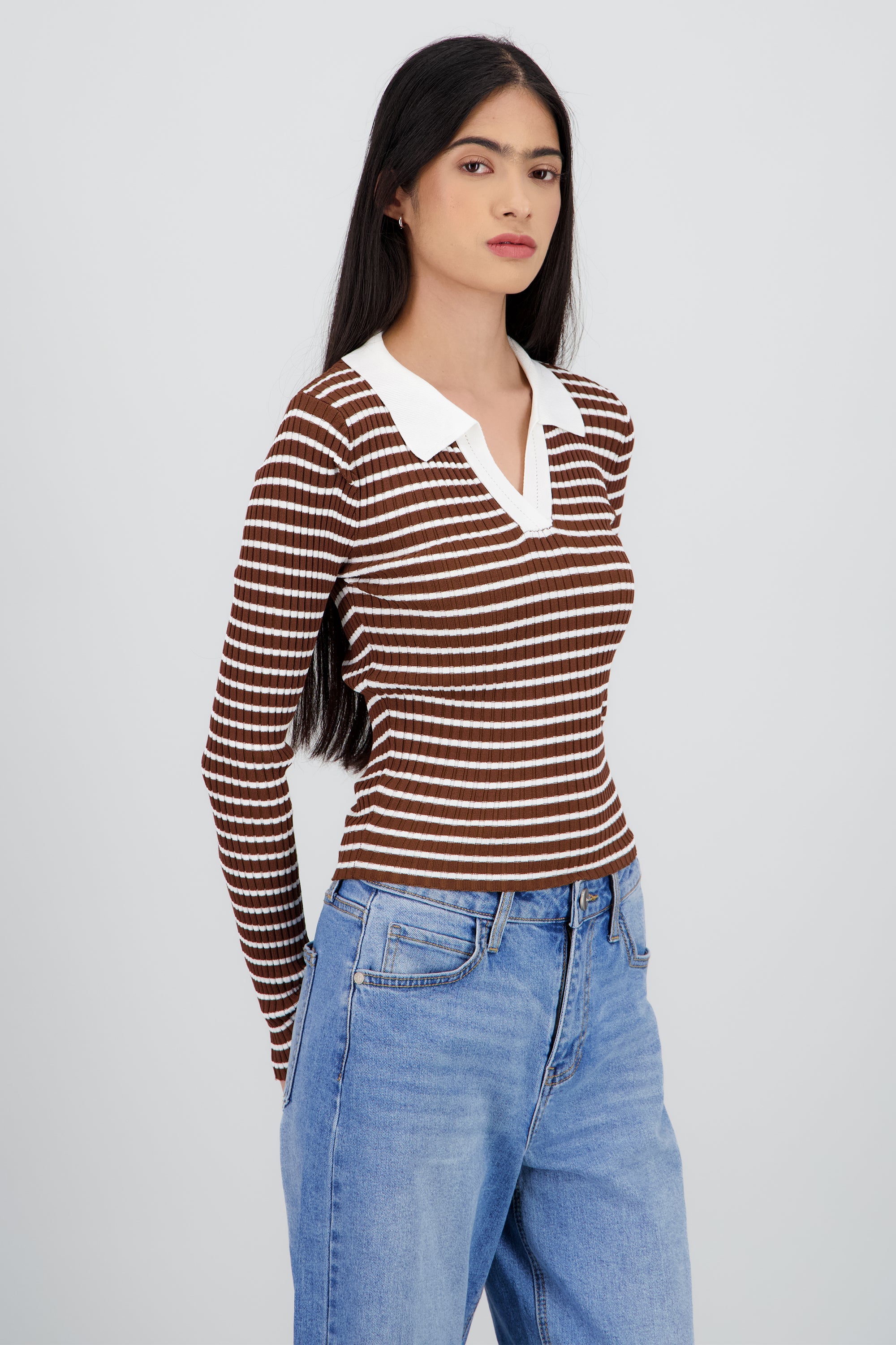 Top tipo polo manga larga rayas detalle cuello CAFE COMBO