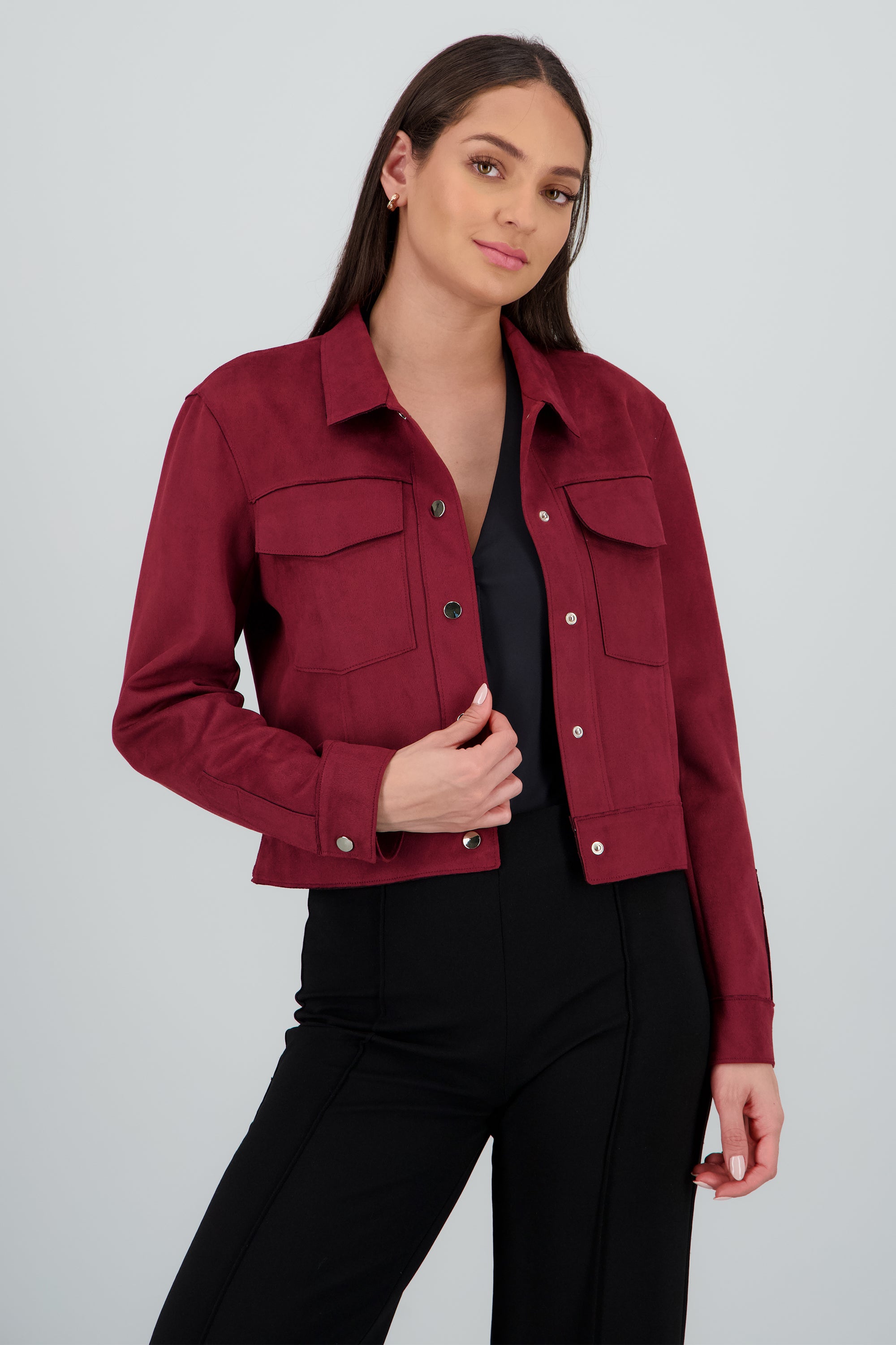 Chamarra suede corta con botones CIRUELA