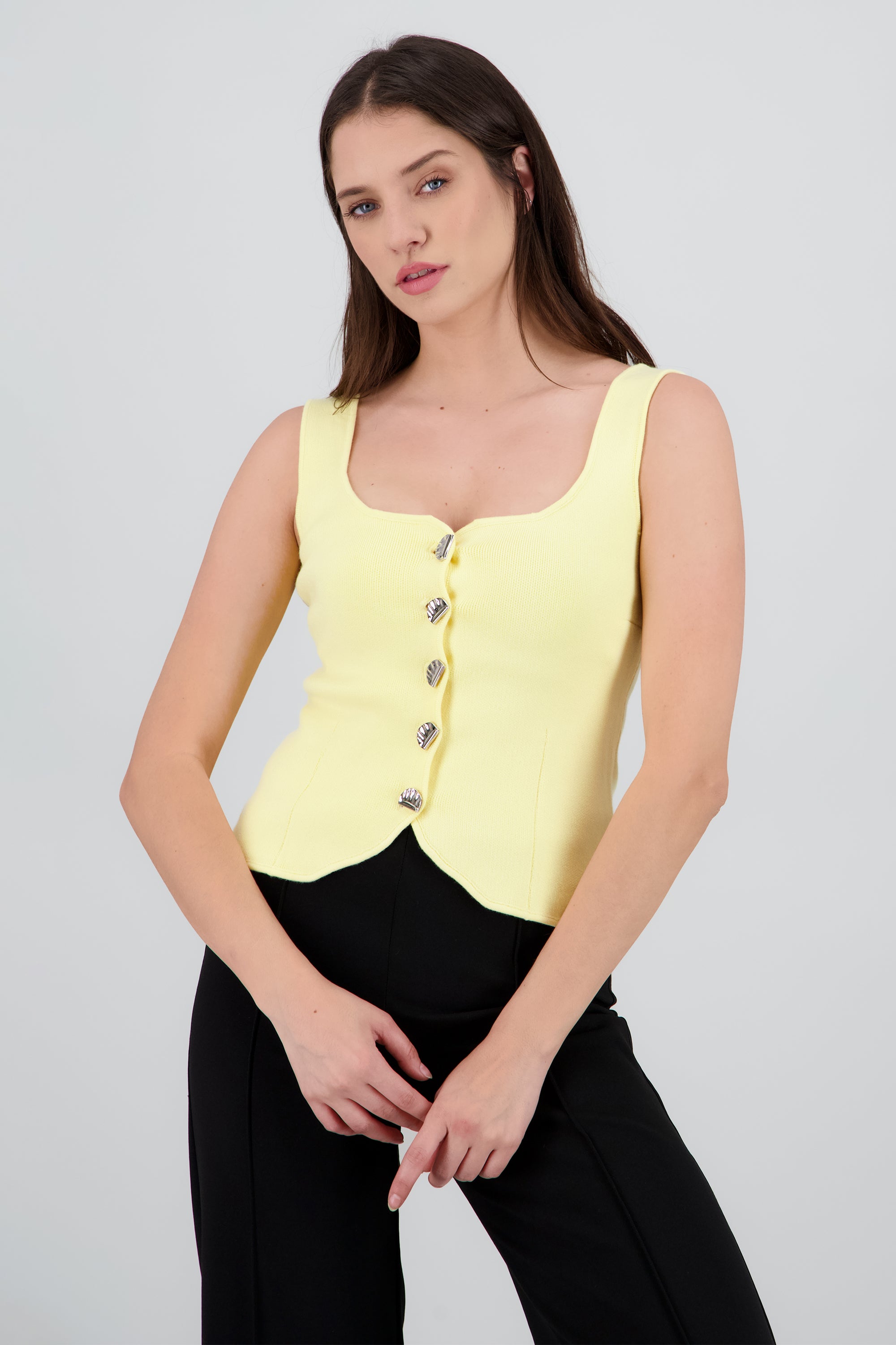 Chaleco detalle  botones liso AMARILLO PASTEL