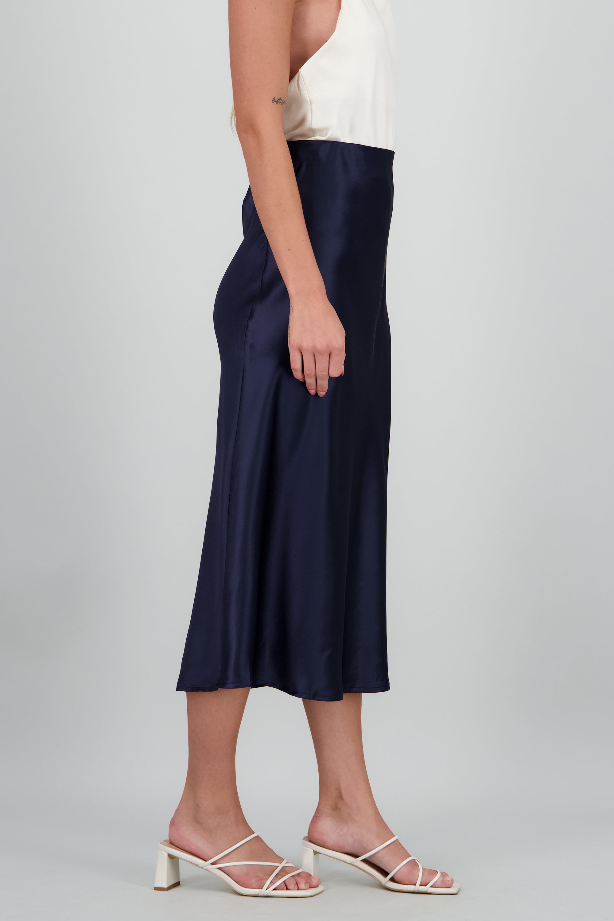 Falda satinada midi lisa MARINO