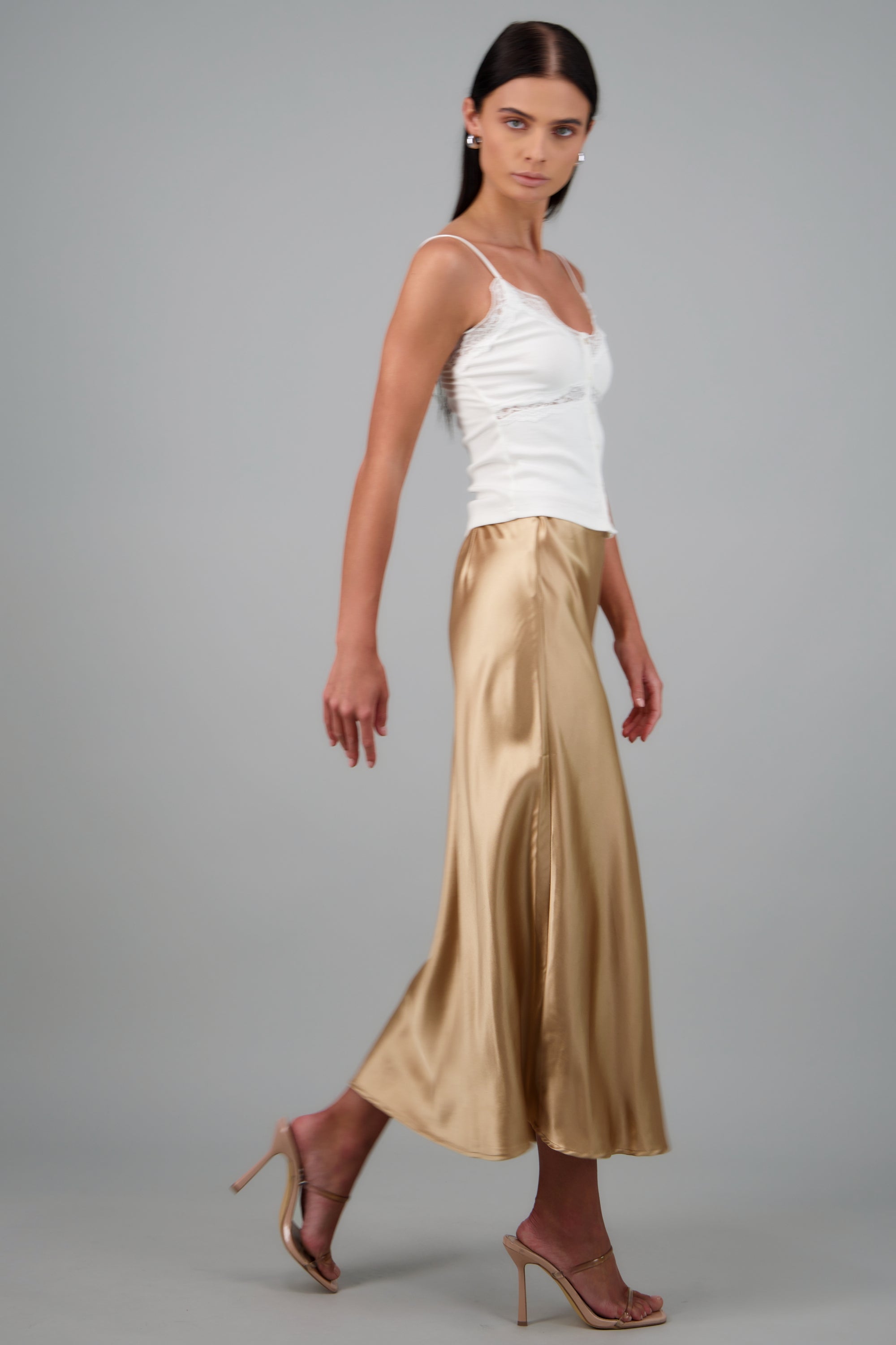 FALDA SATINADA MIDI LISA KHAKI