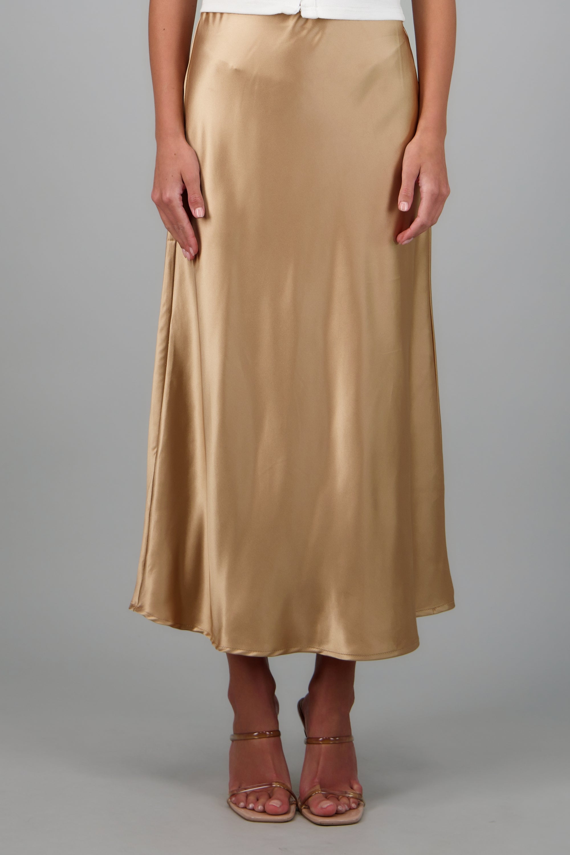 FALDA SATINADA MIDI LISA KHAKI