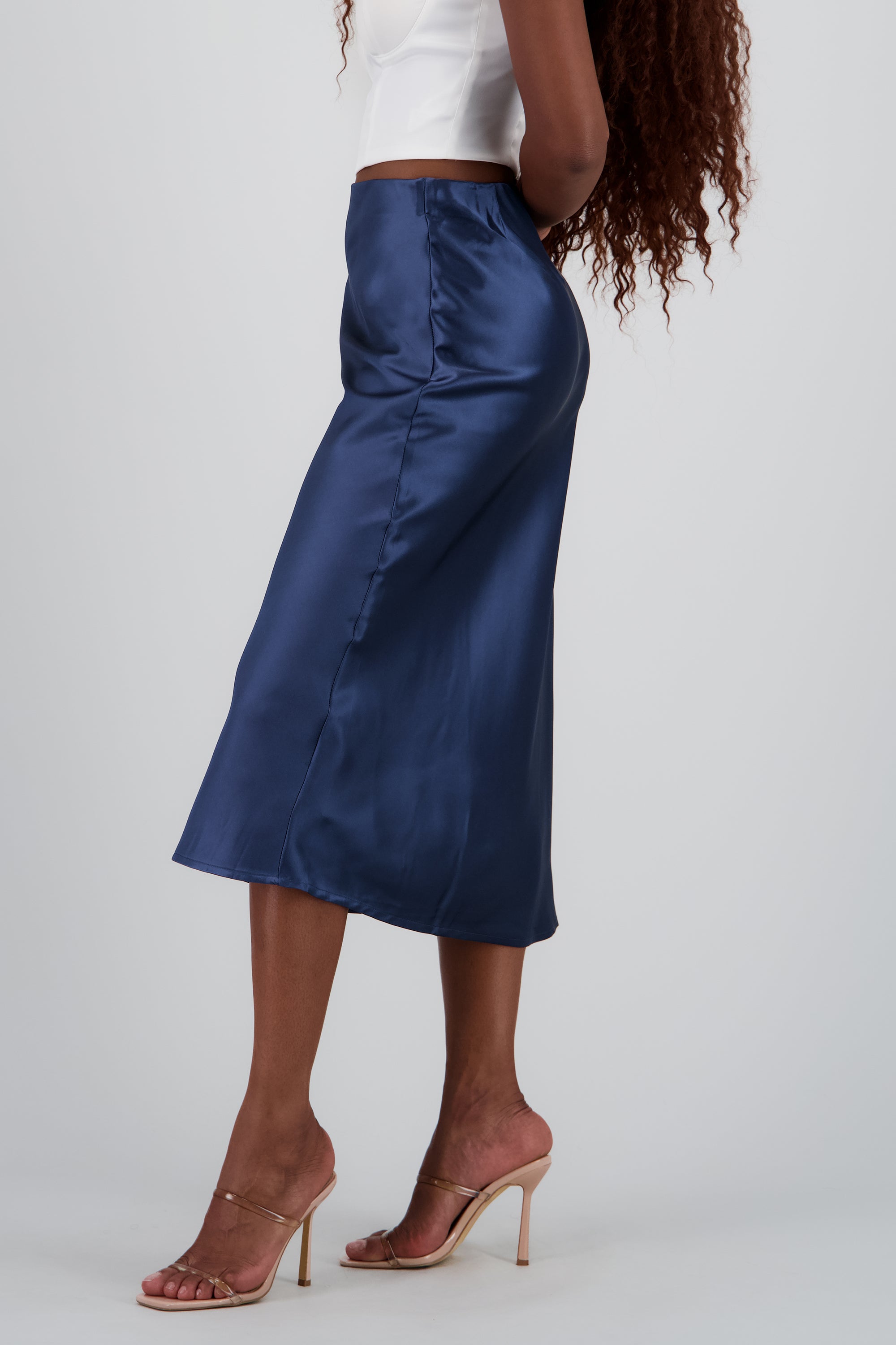 Falda satinada midi lisa INDIGO