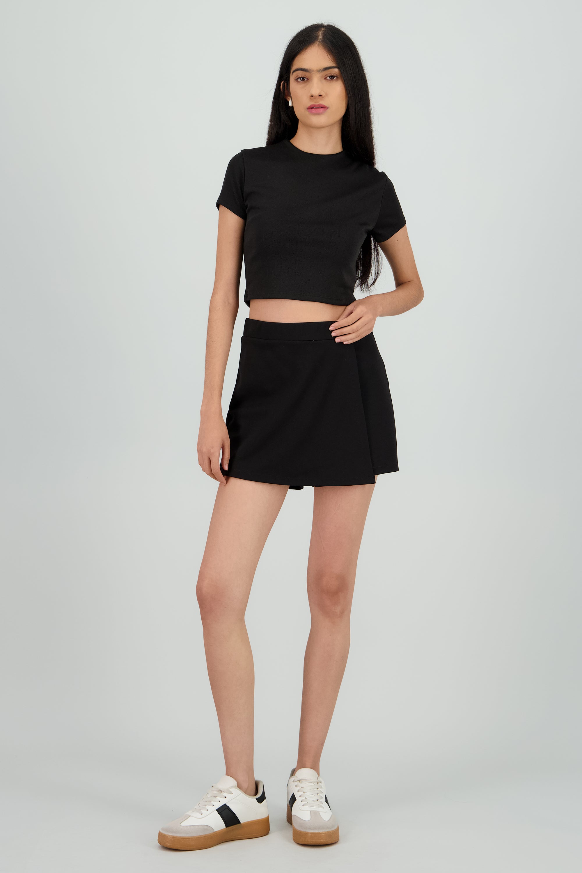 Falda mini asimetrica NEGRO