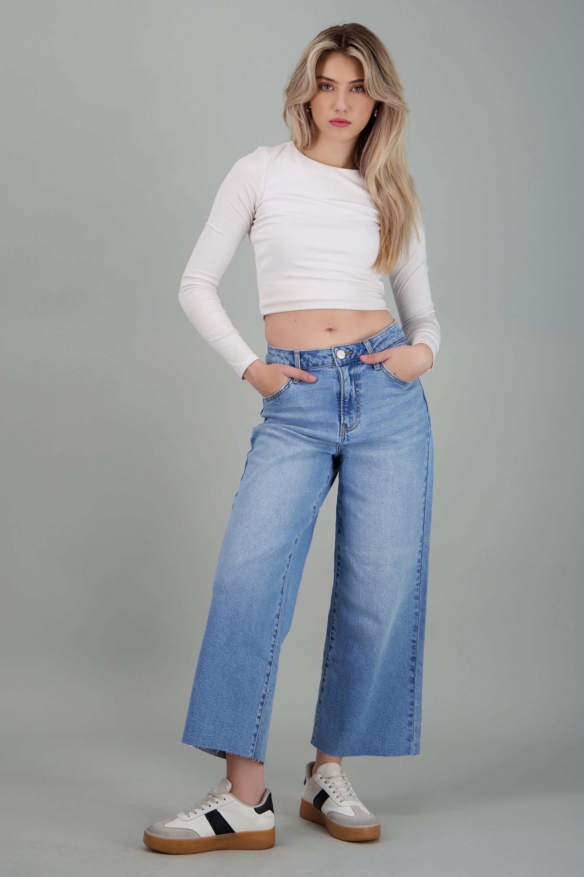 Jeans cropped al corte LIGHT WASH