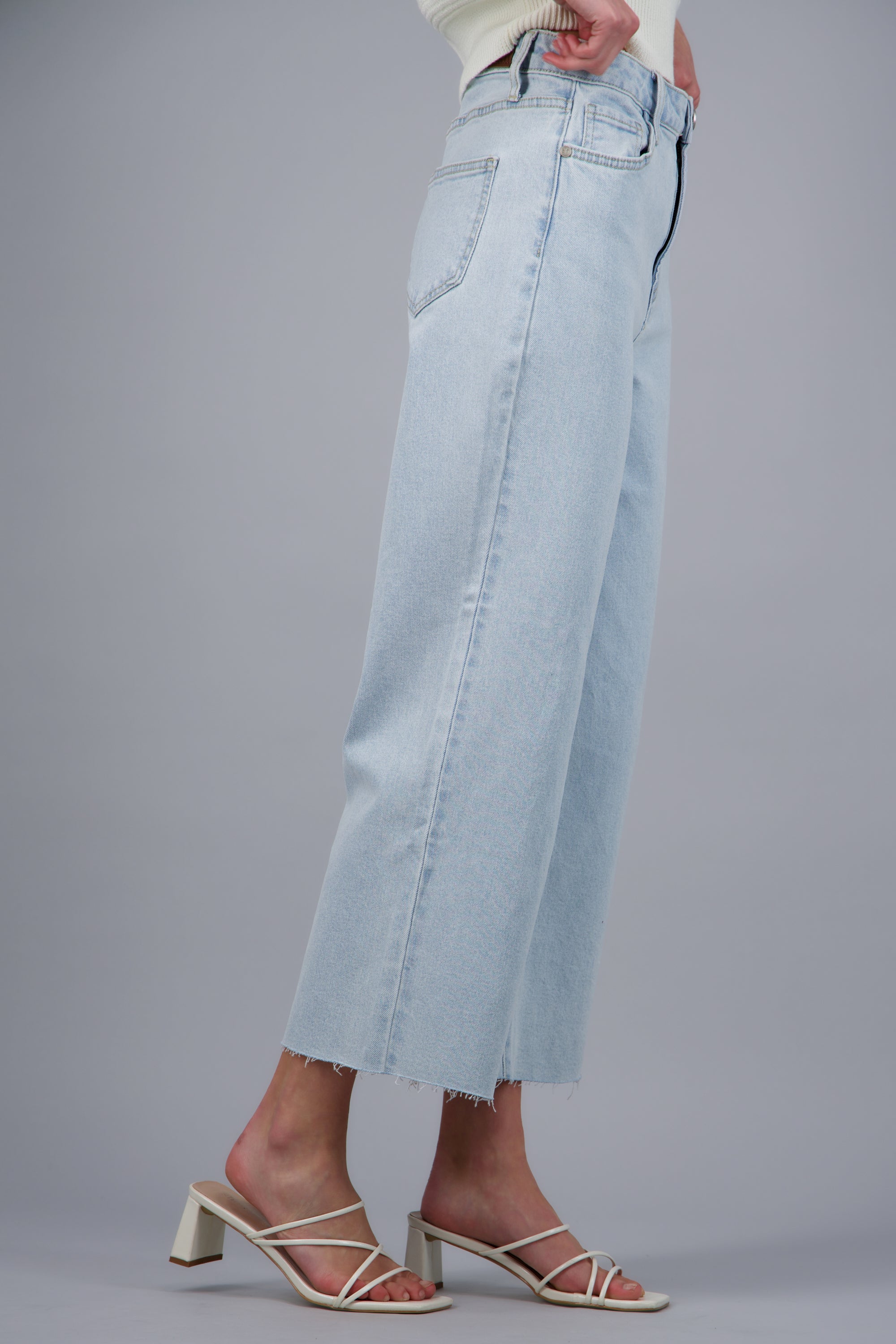 Jeans cropped al corte SUPER BLEACHED