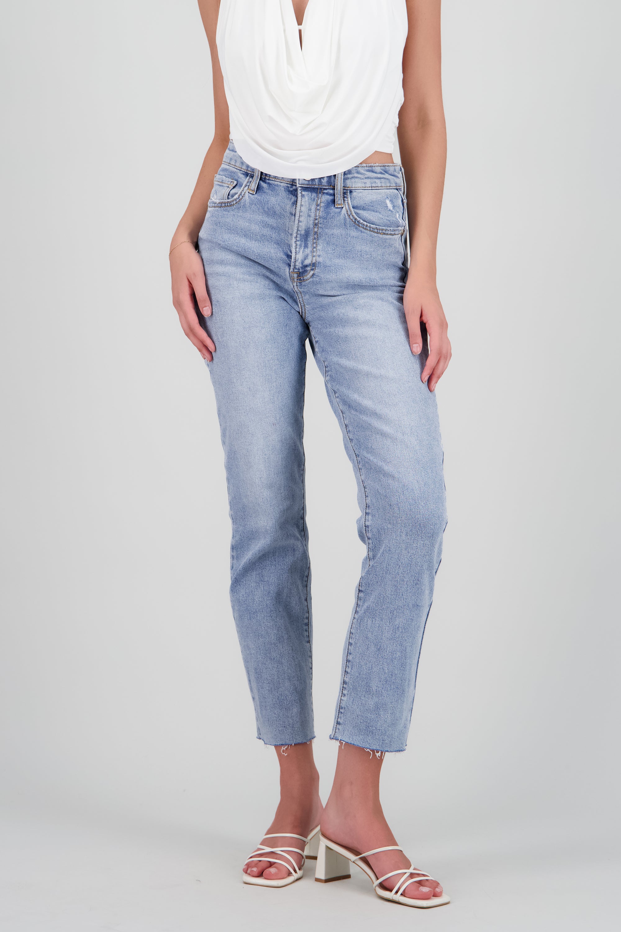 Jeans straight pretina cruzada LIGHT WASH