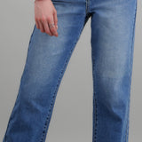 MEDIUM WASH