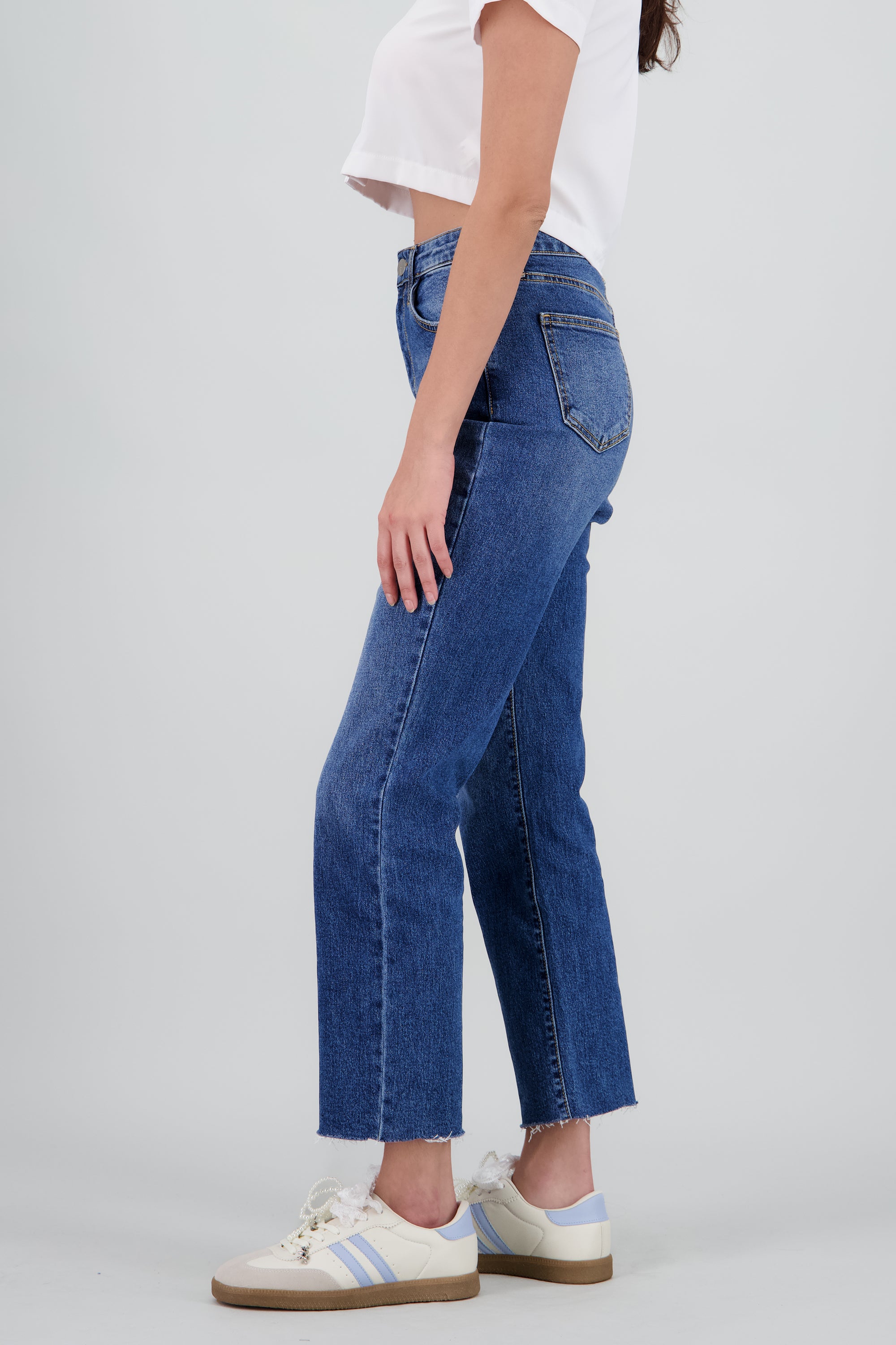 Jeans straight al corte MEDIUM WASH