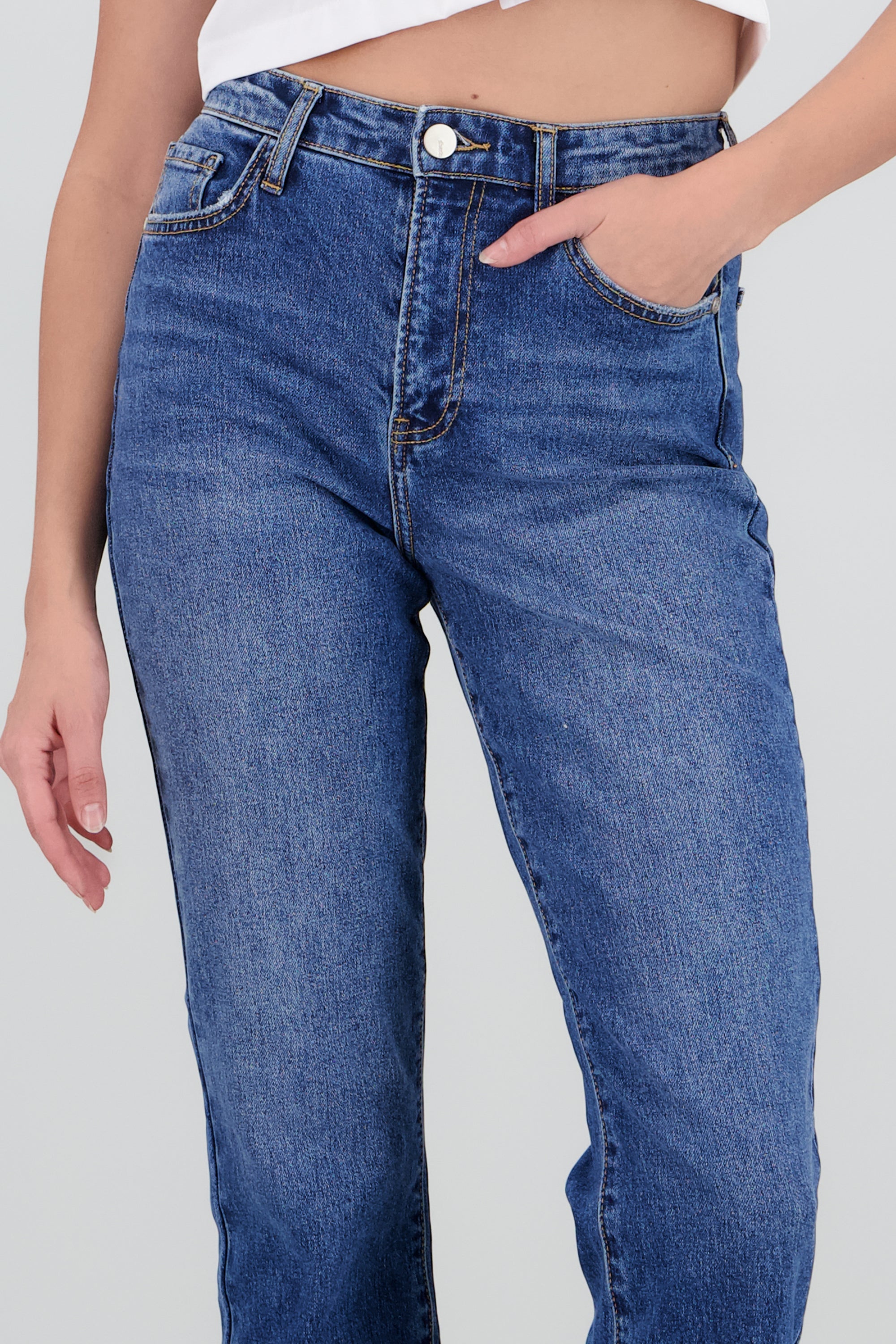 Jeans straight al corte MEDIUM WASH