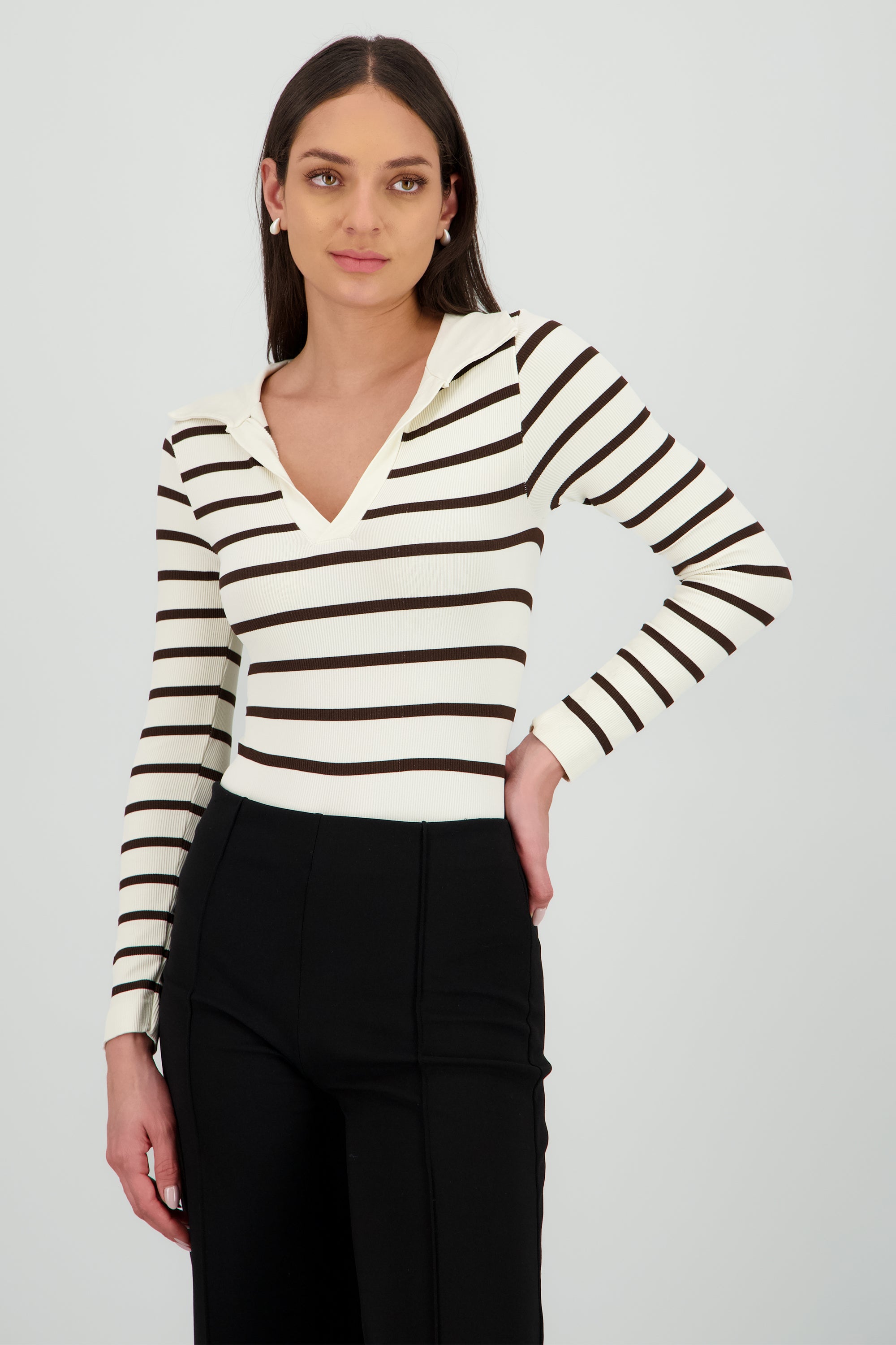 Bodysuit rayado cuello polo HUESO COMBO