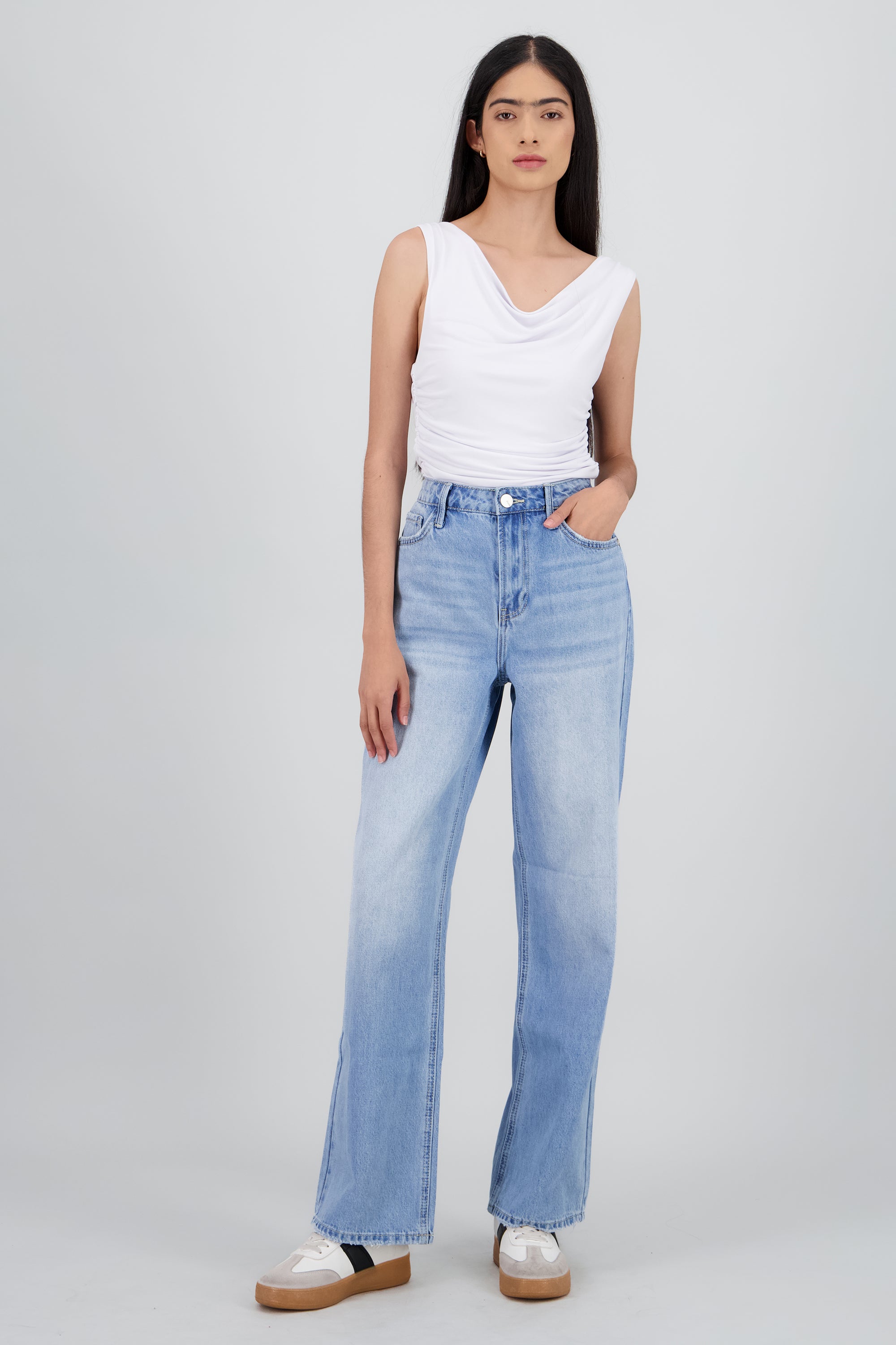 Jeans straight básicos LIGHT WASH