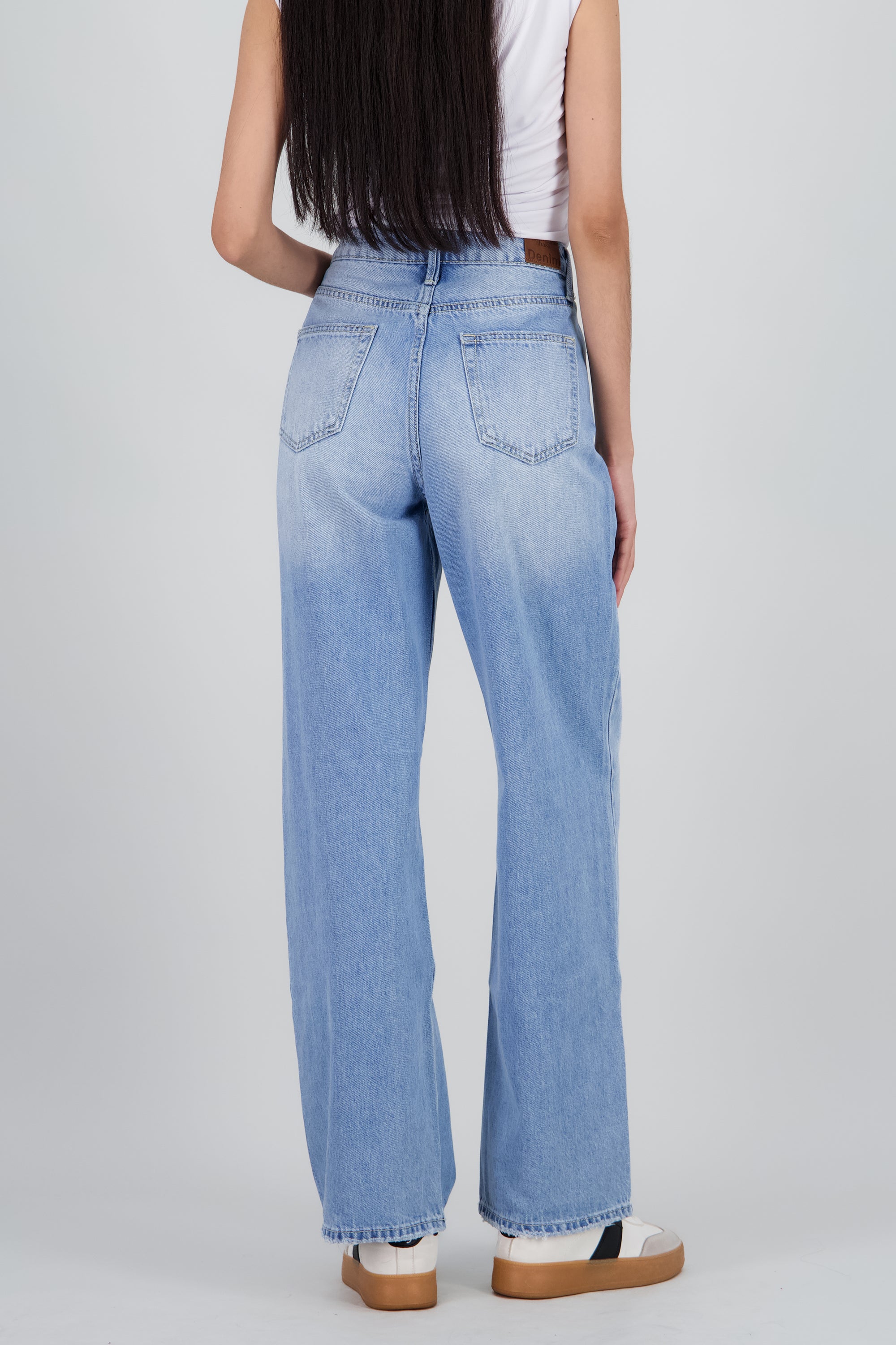 Jeans straight básicos LIGHT WASH