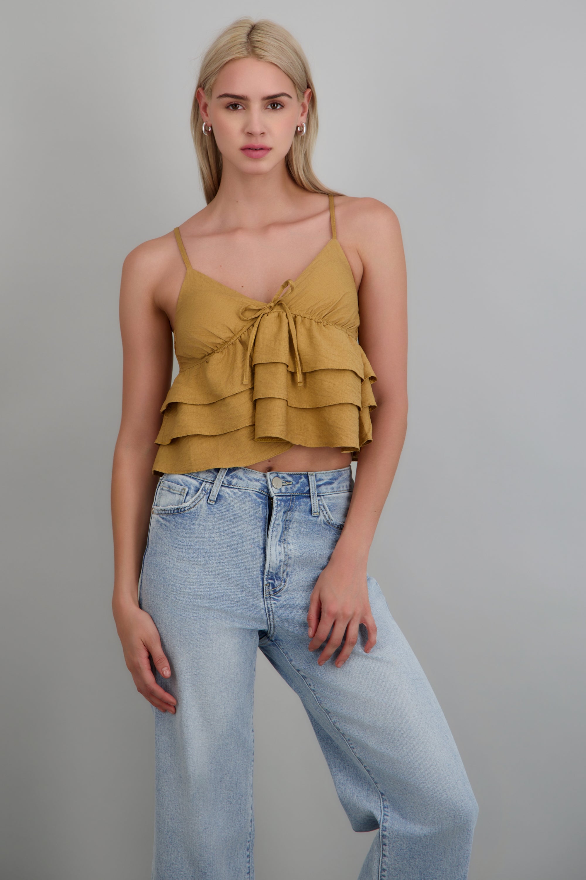 Top tirantes con olanes CAMELLO