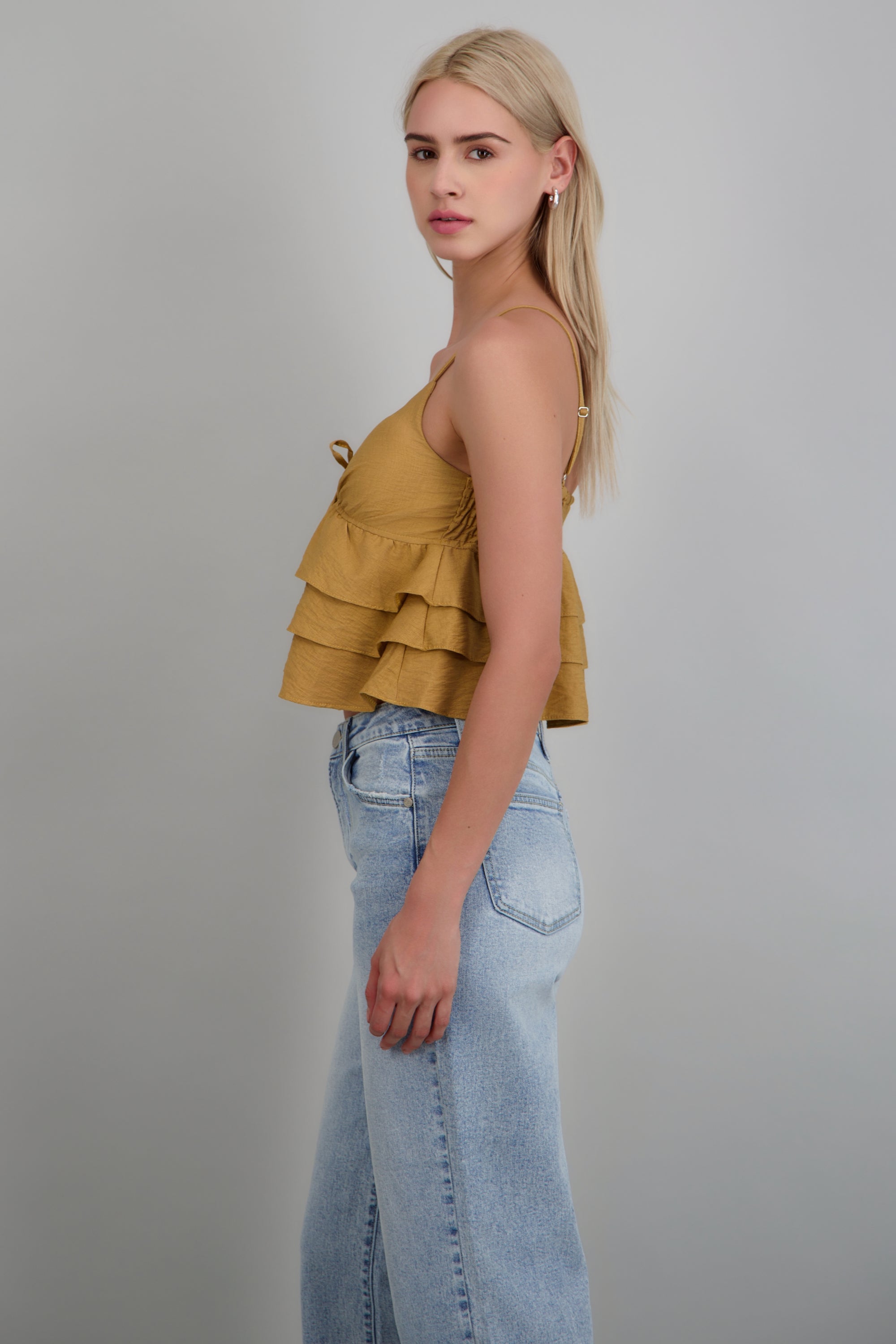 Top tirantes con olanes CAMELLO