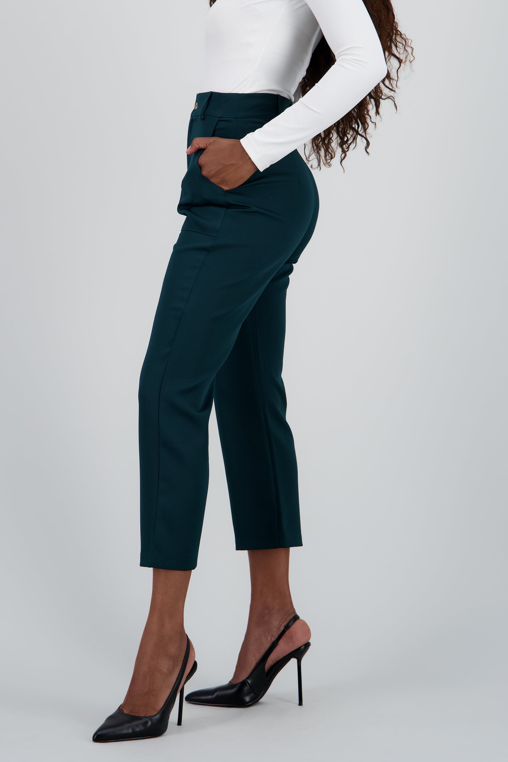 Pantalón Cintura Alta Capri Bolsas VERDE CAZADOR