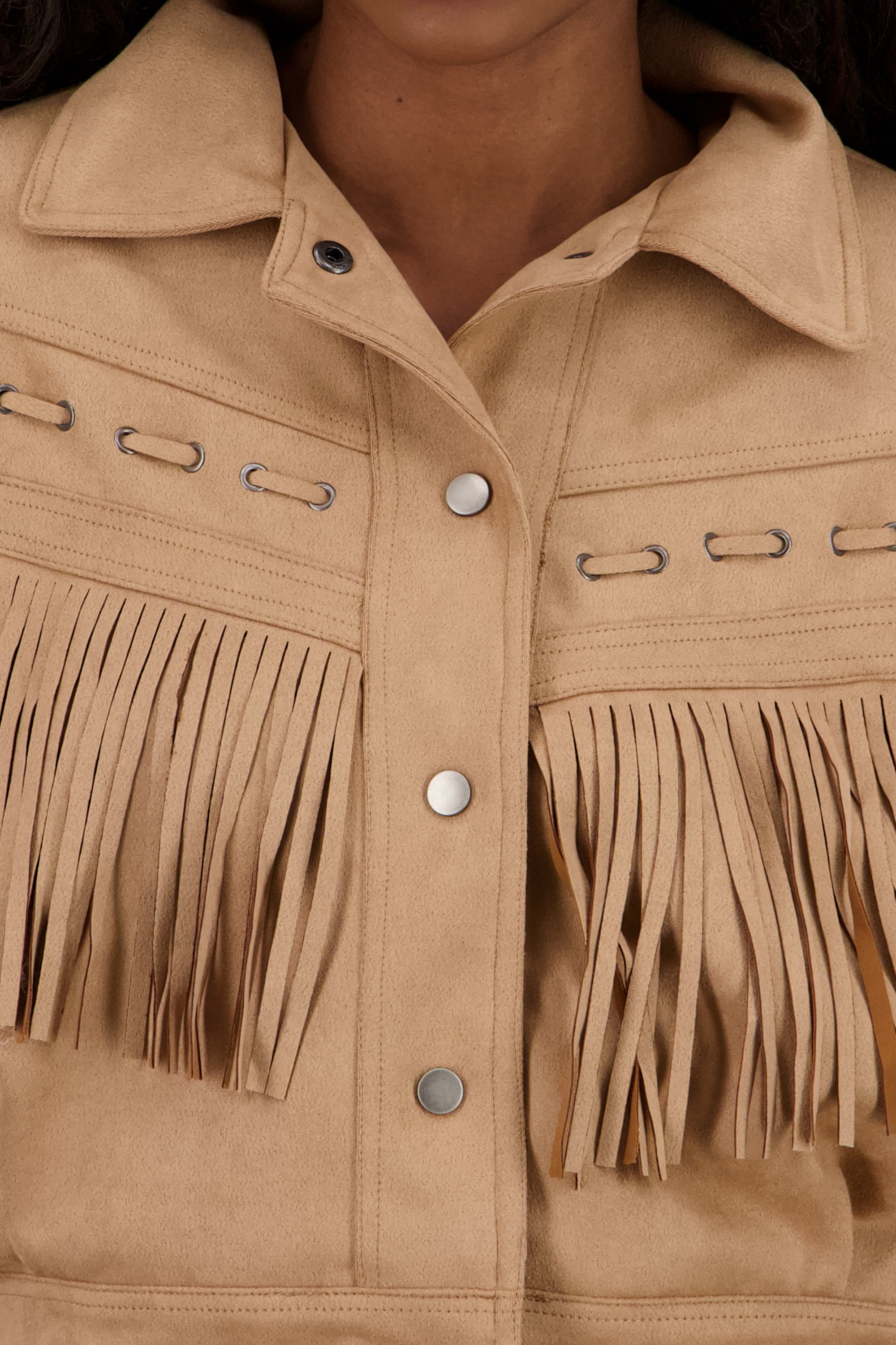 Chamarra suede detalle flecos CAFE