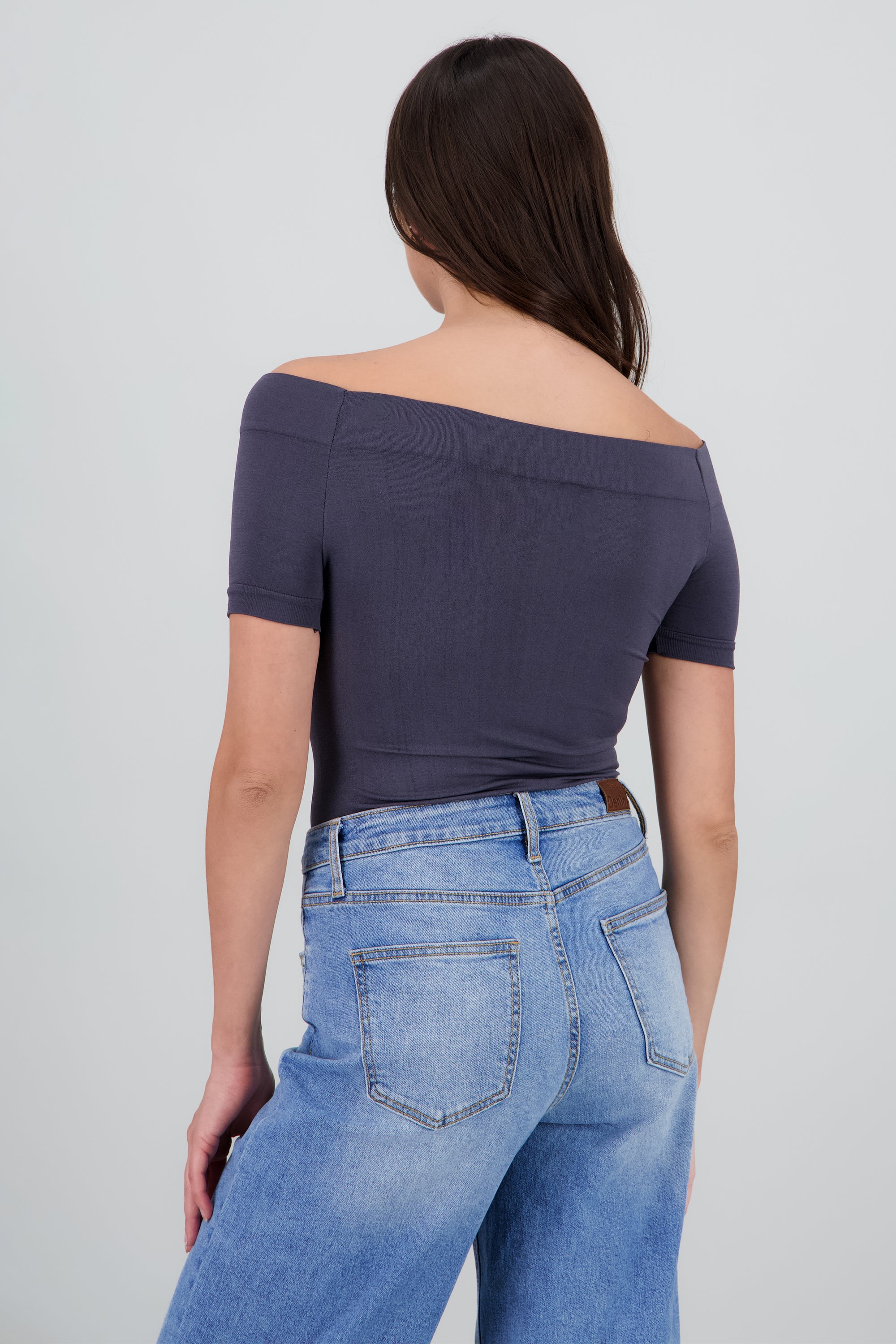 Bodysuit Liso Hombros Descubiertos GRIS OBSCURO