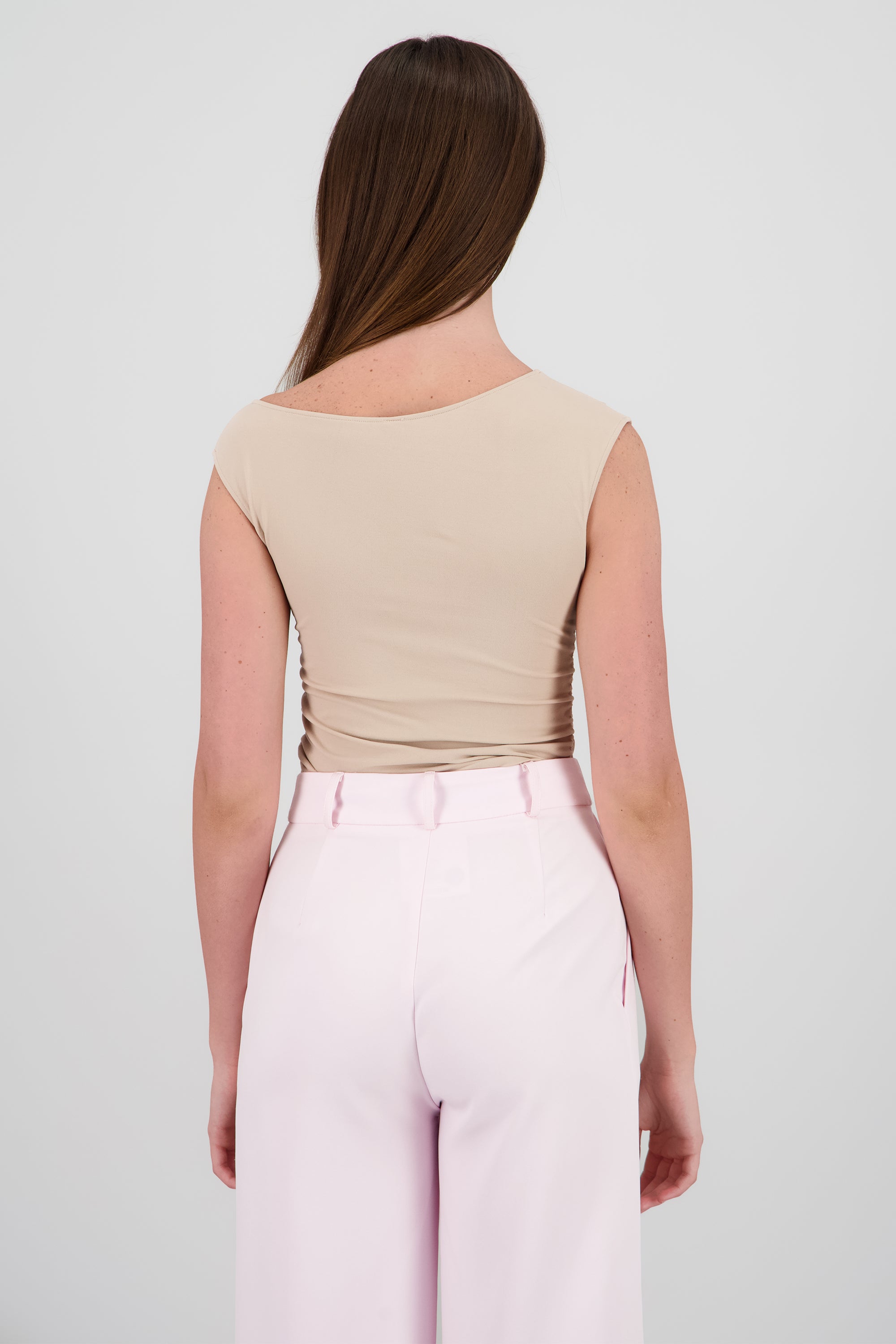 Top plisado sin mangas TAUPE