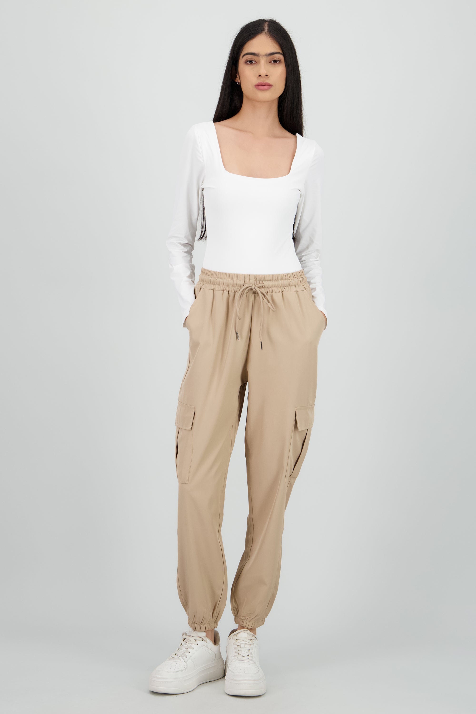 Pantalón Cargo Monocolor Bolsas ARENA