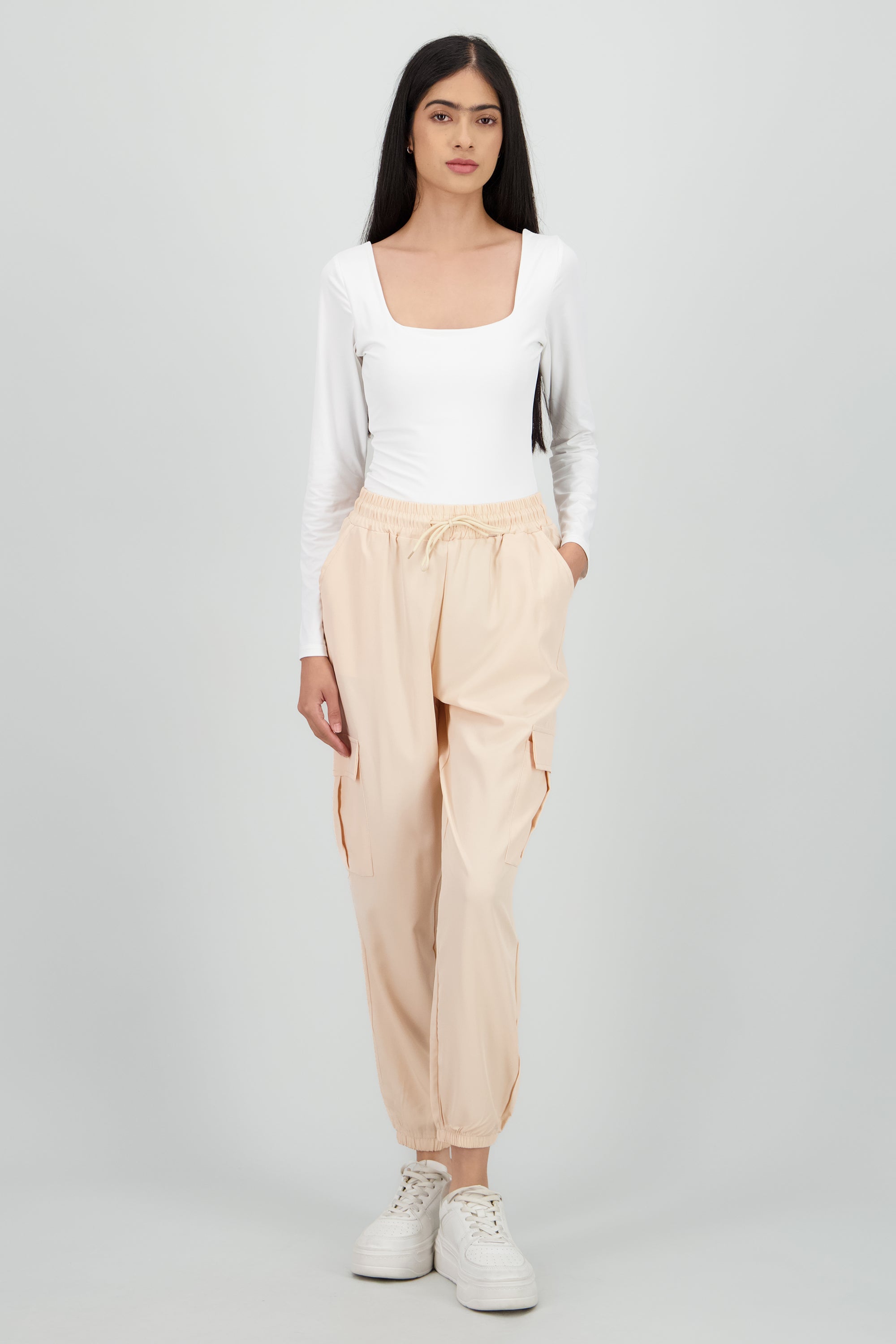 Pantalón Cargo Monocolor Bolsas CREMA