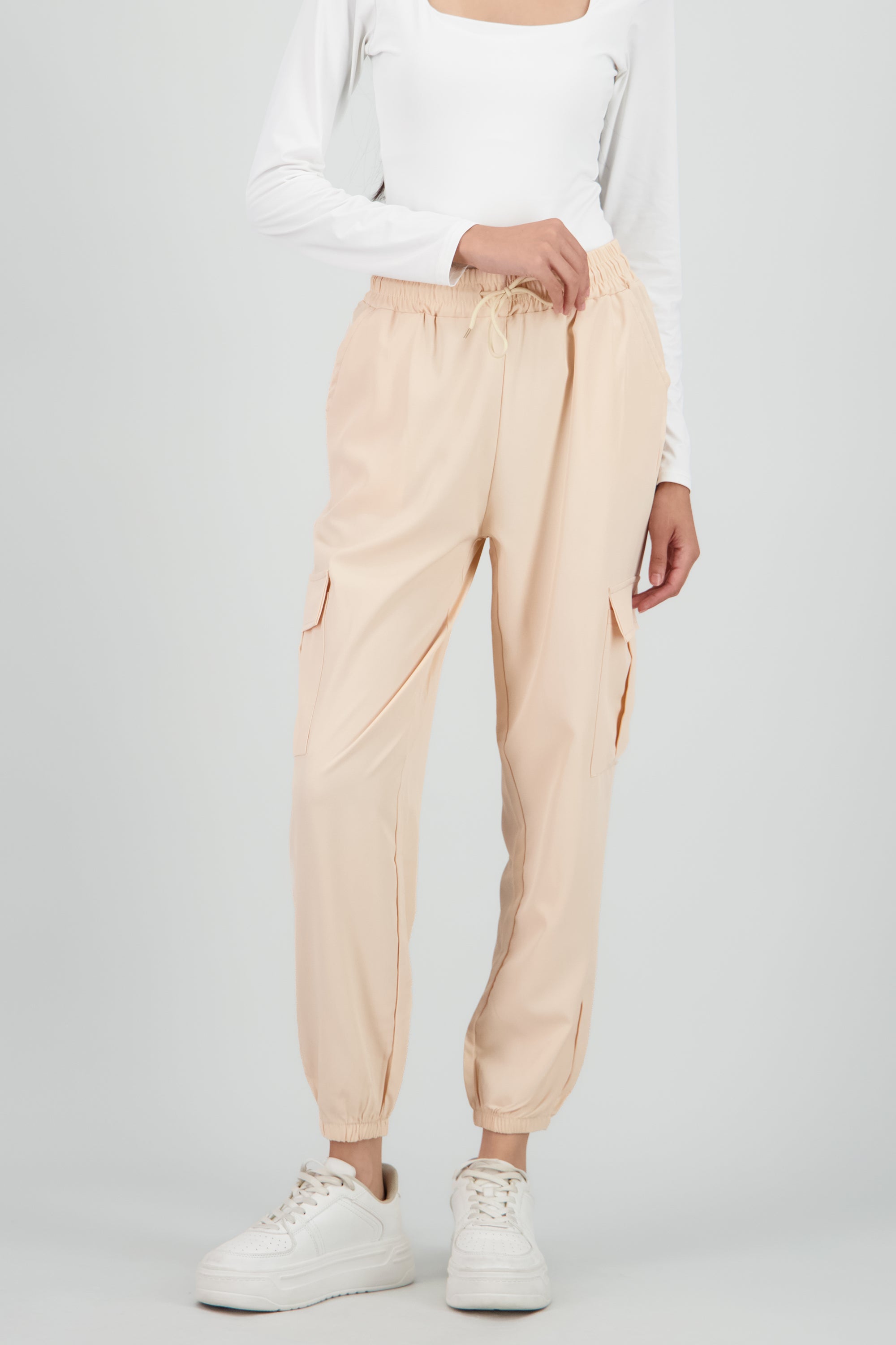 Pantalón Cargo Monocolor Bolsas CREMA