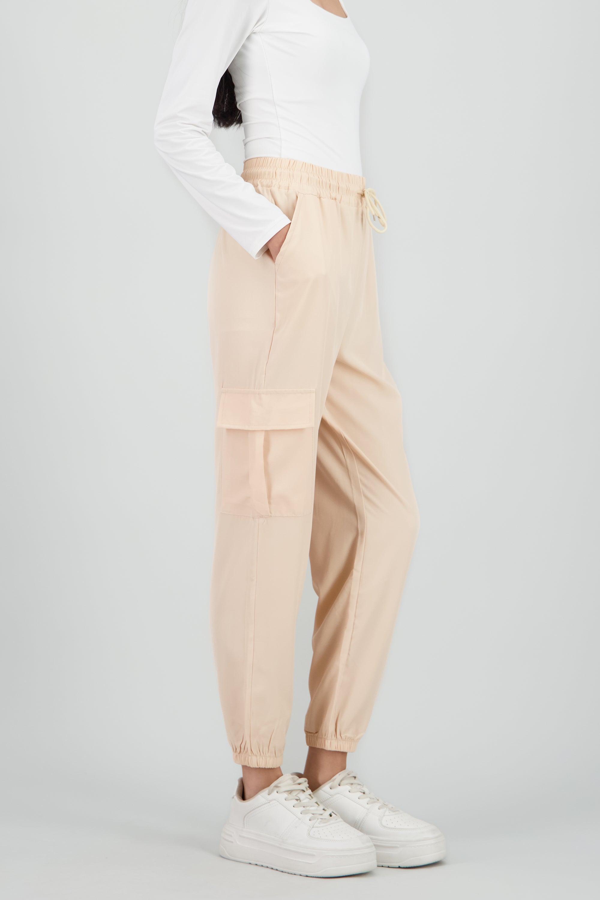 Pantalón Cargo Monocolor Bolsas CREMA