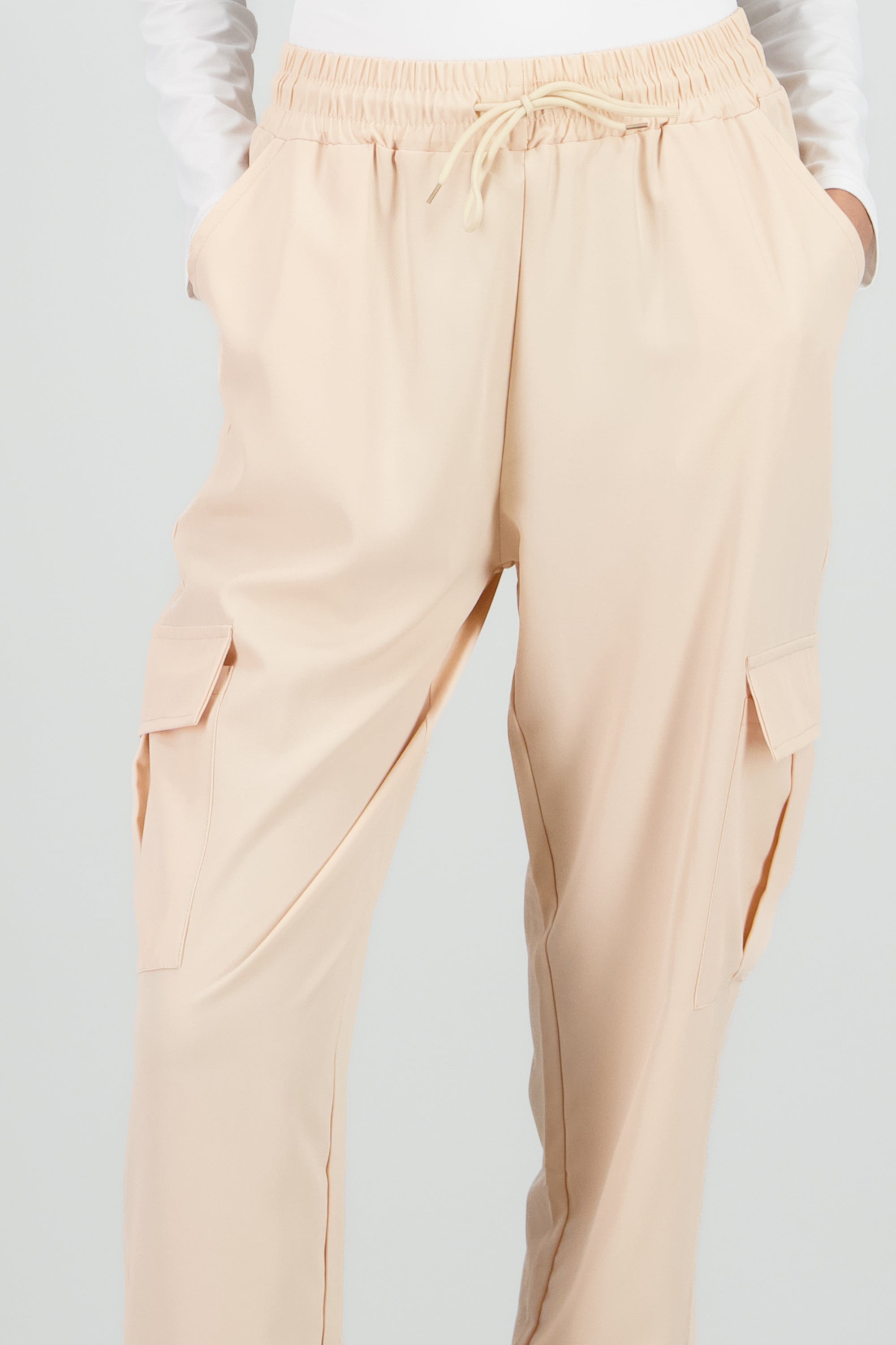 Pantalón Cargo Monocolor Bolsas CREMA