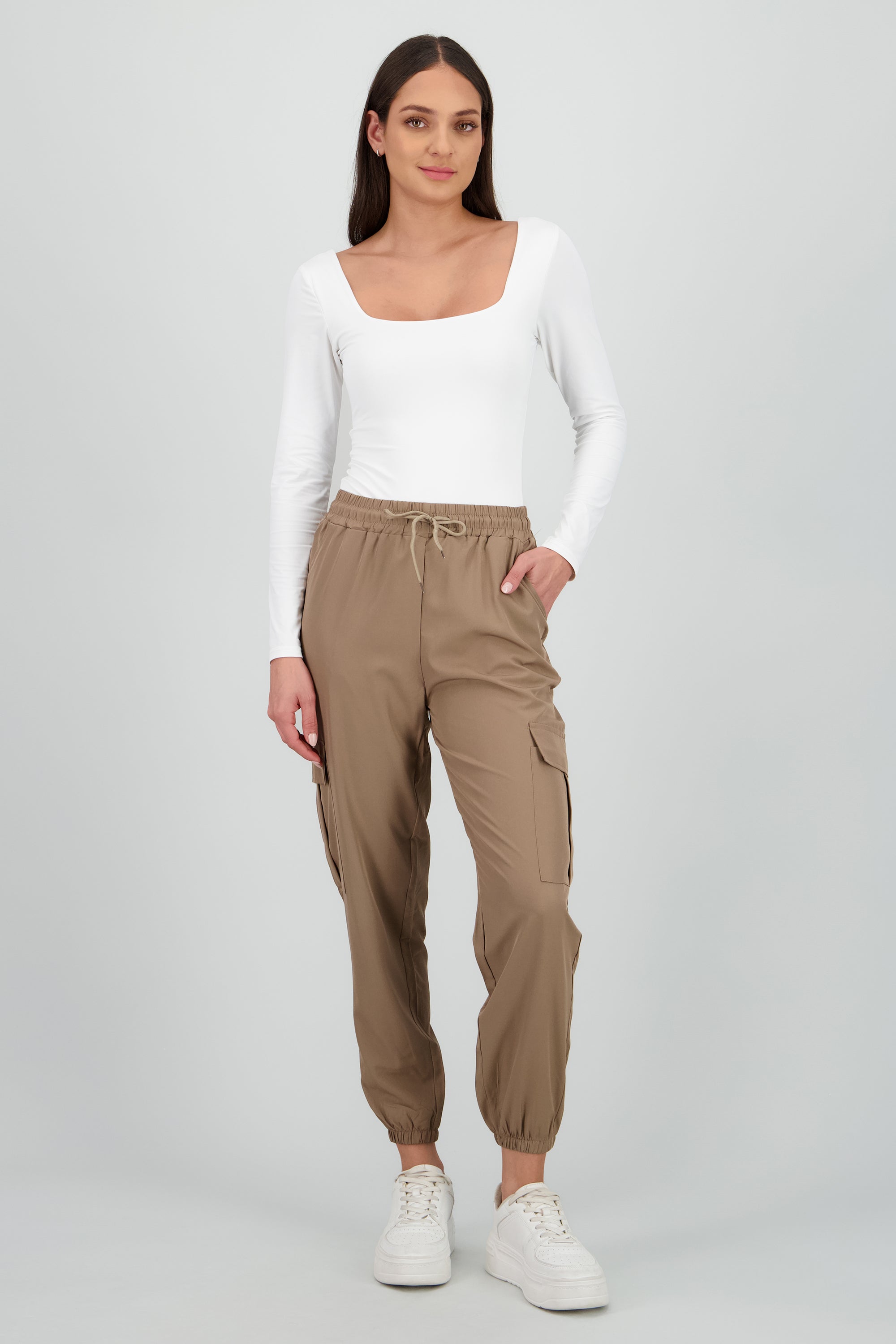 Pantalón Cargo Monocolor Bolsas CHOCOLATE